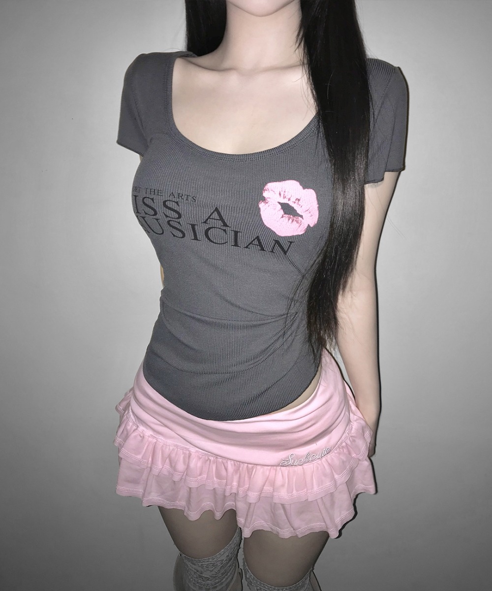 Graphic Scoop Neck Slim-Fit Top