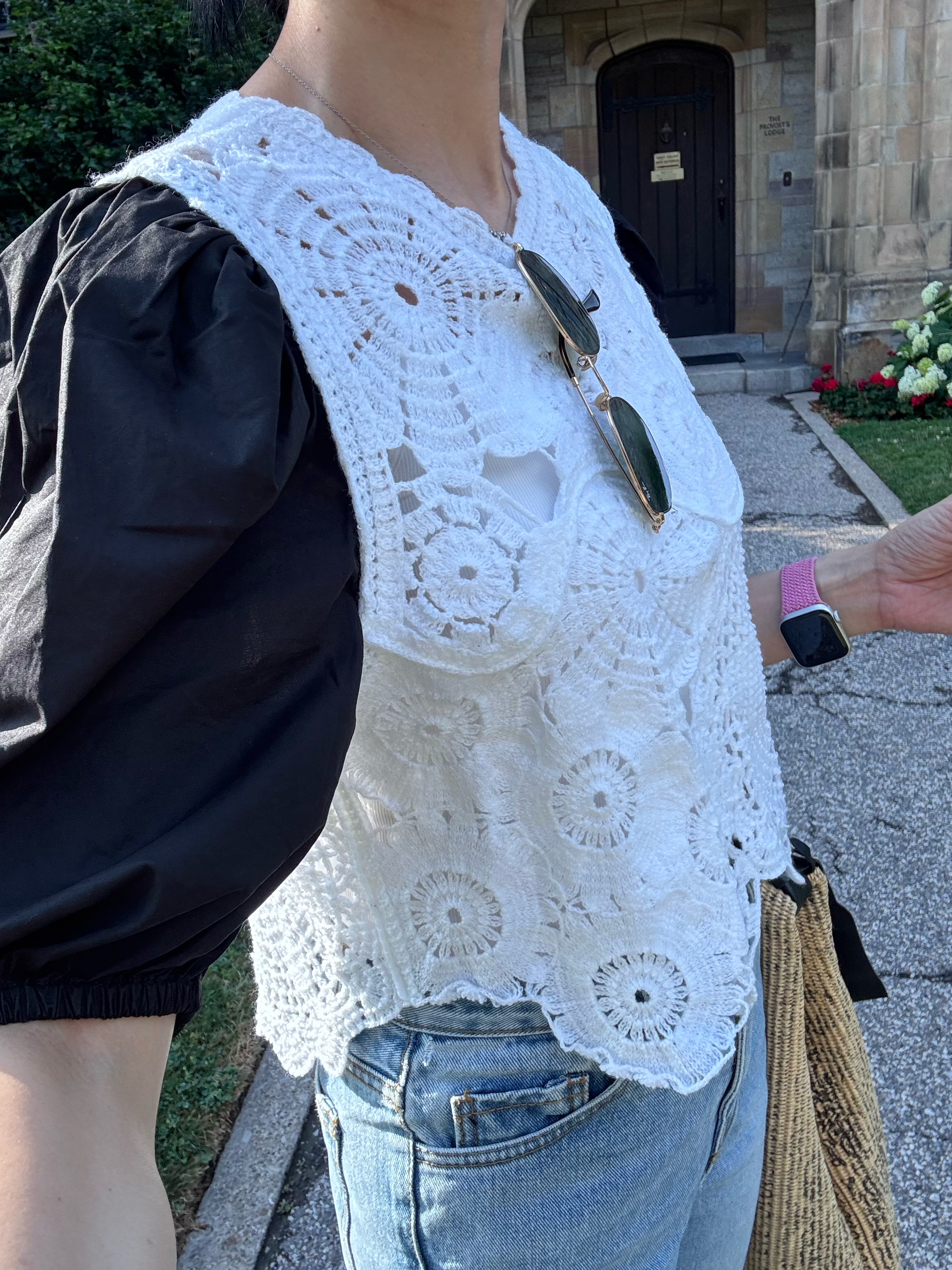 Crocheted puff sleeves blouse (Ivory)