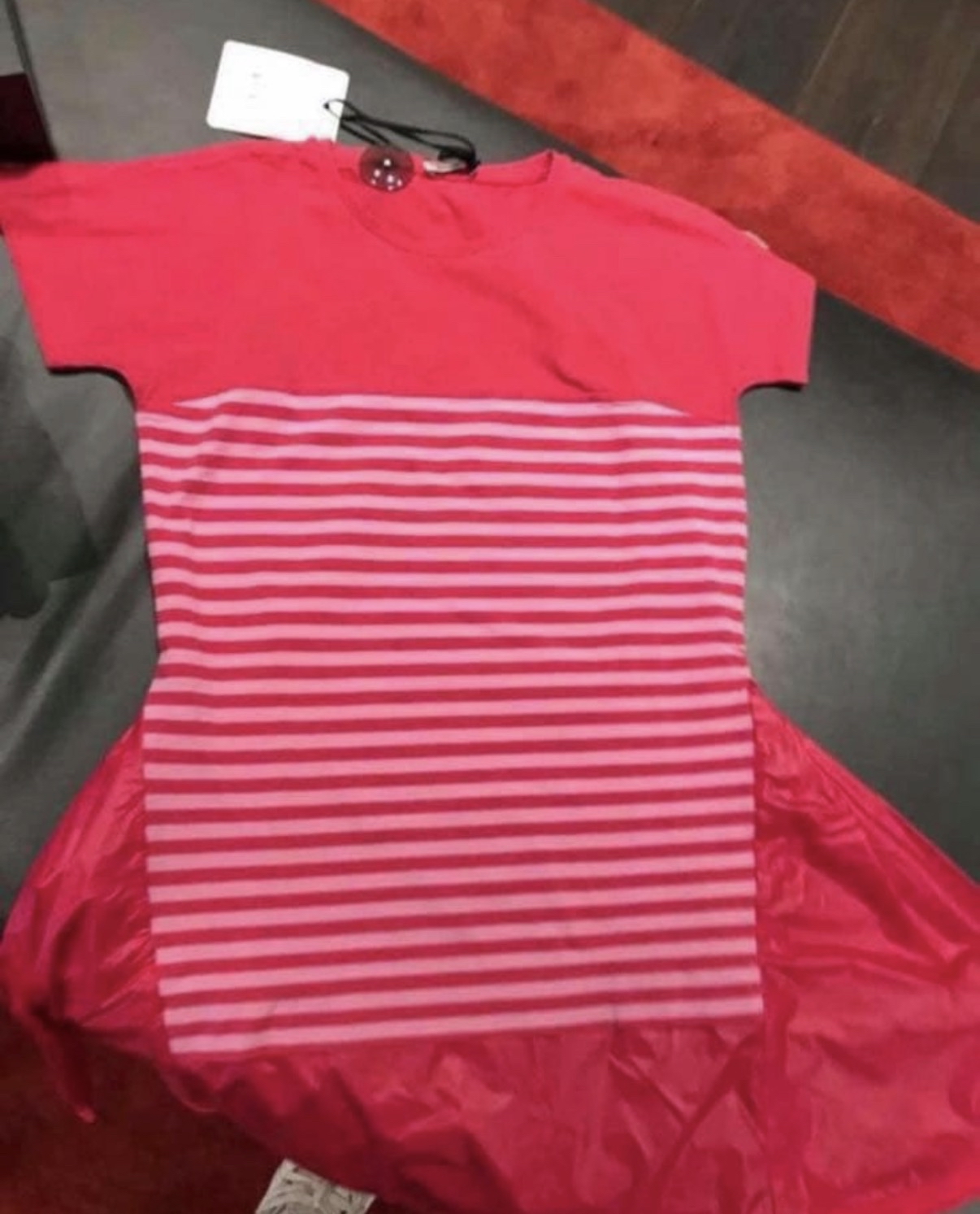 Moncler女童14 碼連身裙