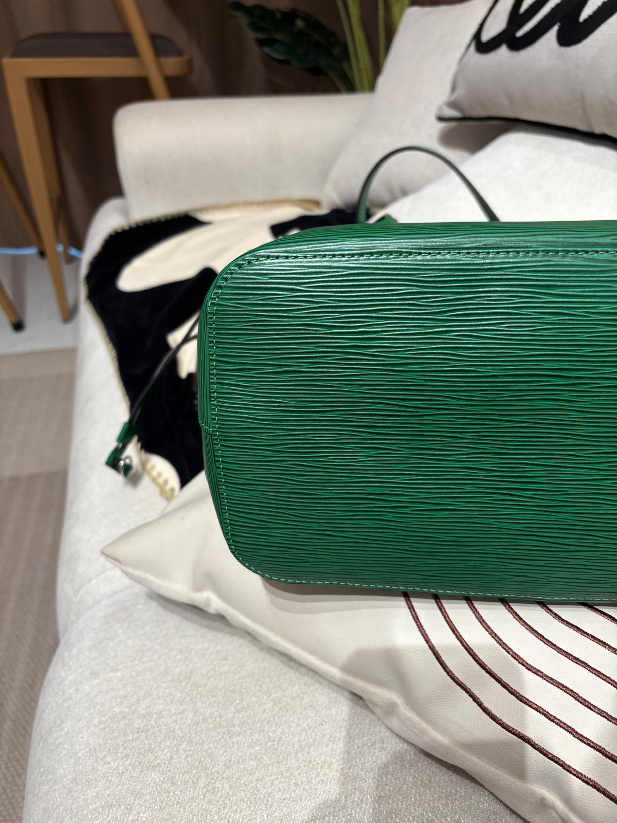 未使用品 LV Neverfull EPI 100%Authentic, Unused未使用品 ✅Dust bag