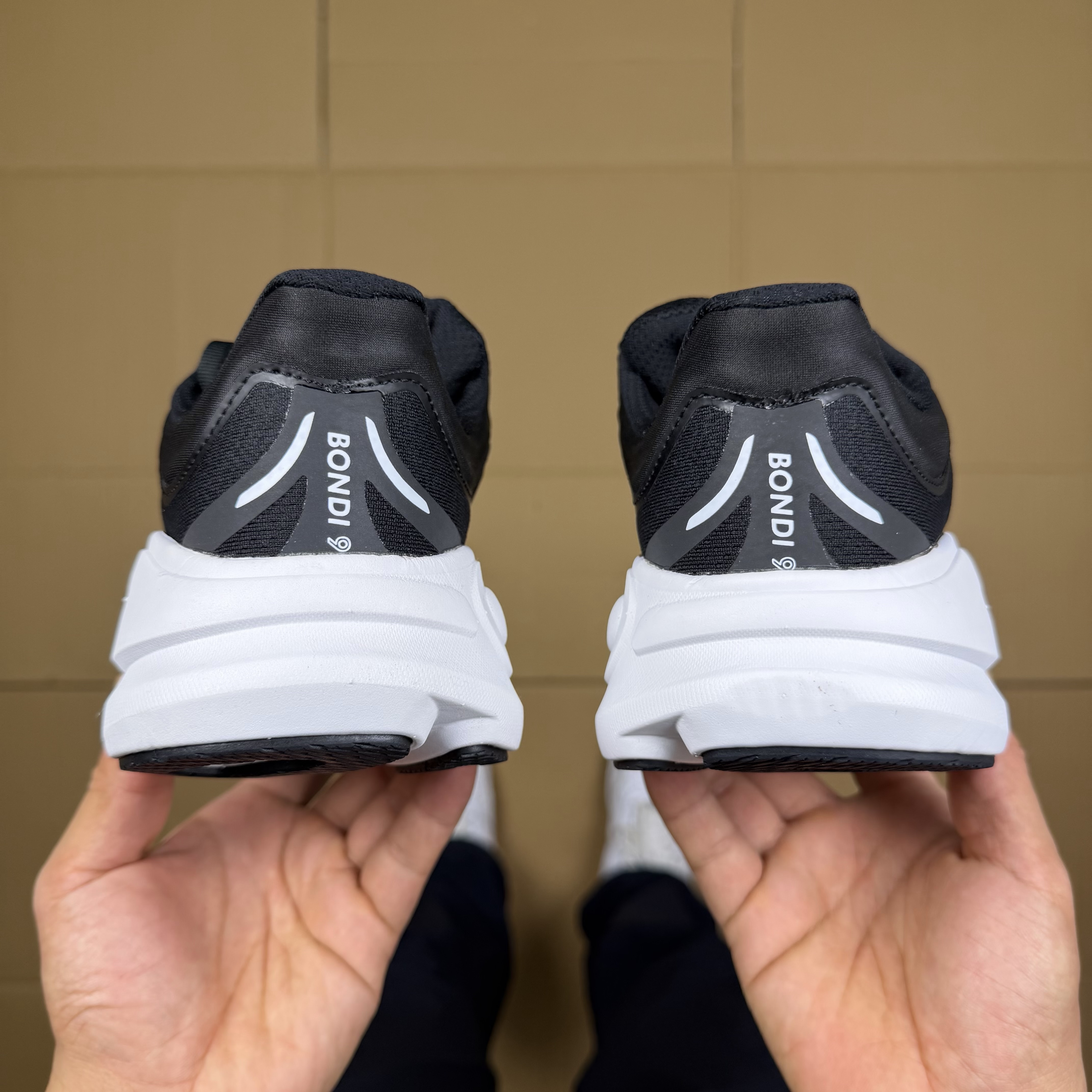 Hoka One One Bondi 9 