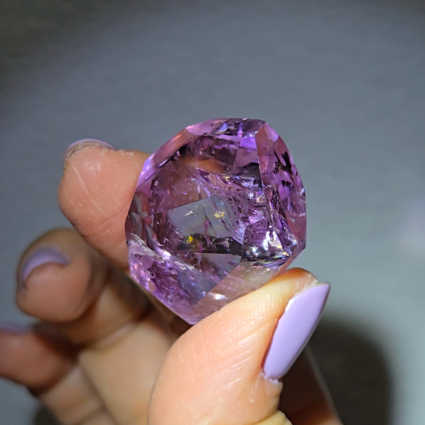 Amethyst pocket stone with rainbows - AM65