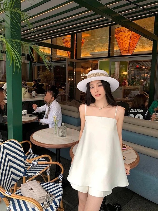 ST339白色吊带两件套