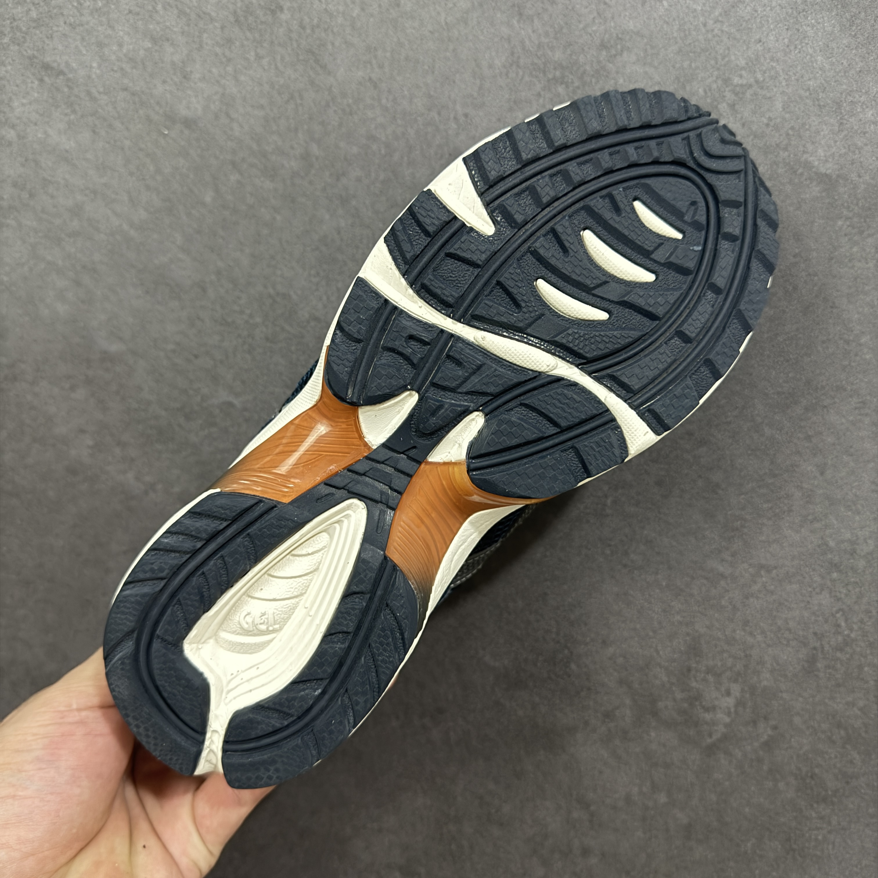 Asics GEL-1090v2 1203A224-400