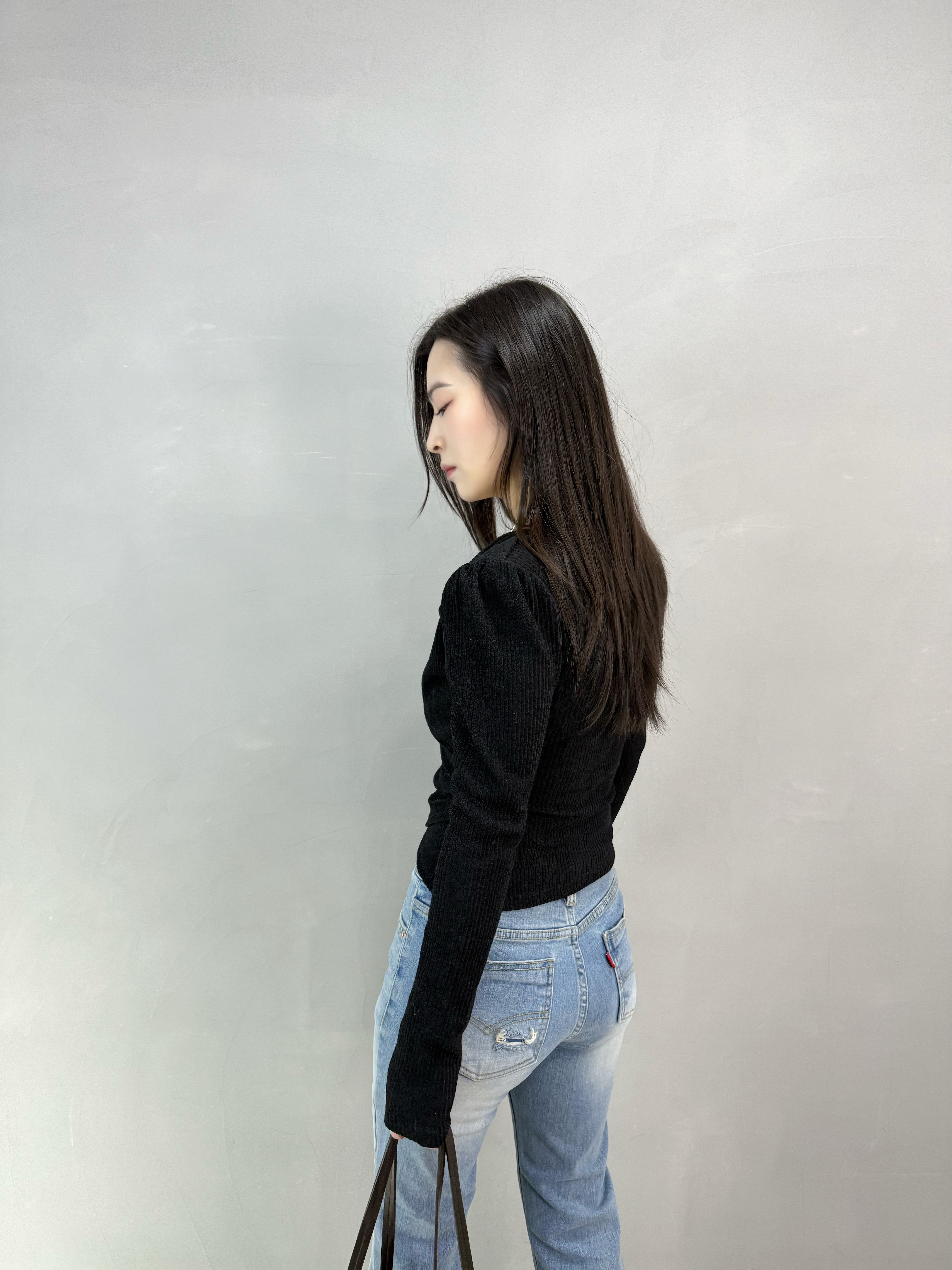 D77 暗紋V領假兩件Top