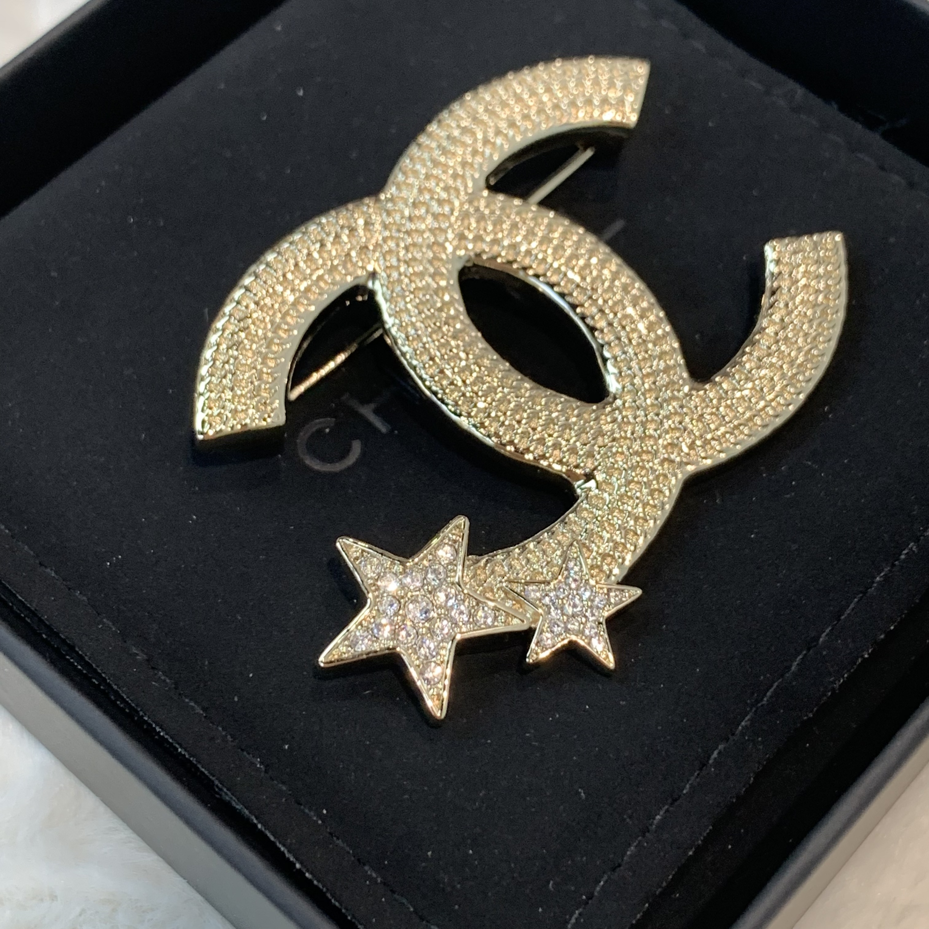 🌟閃閃金色雙子星 雙星chanel logo Chanel brooch 23年刻印