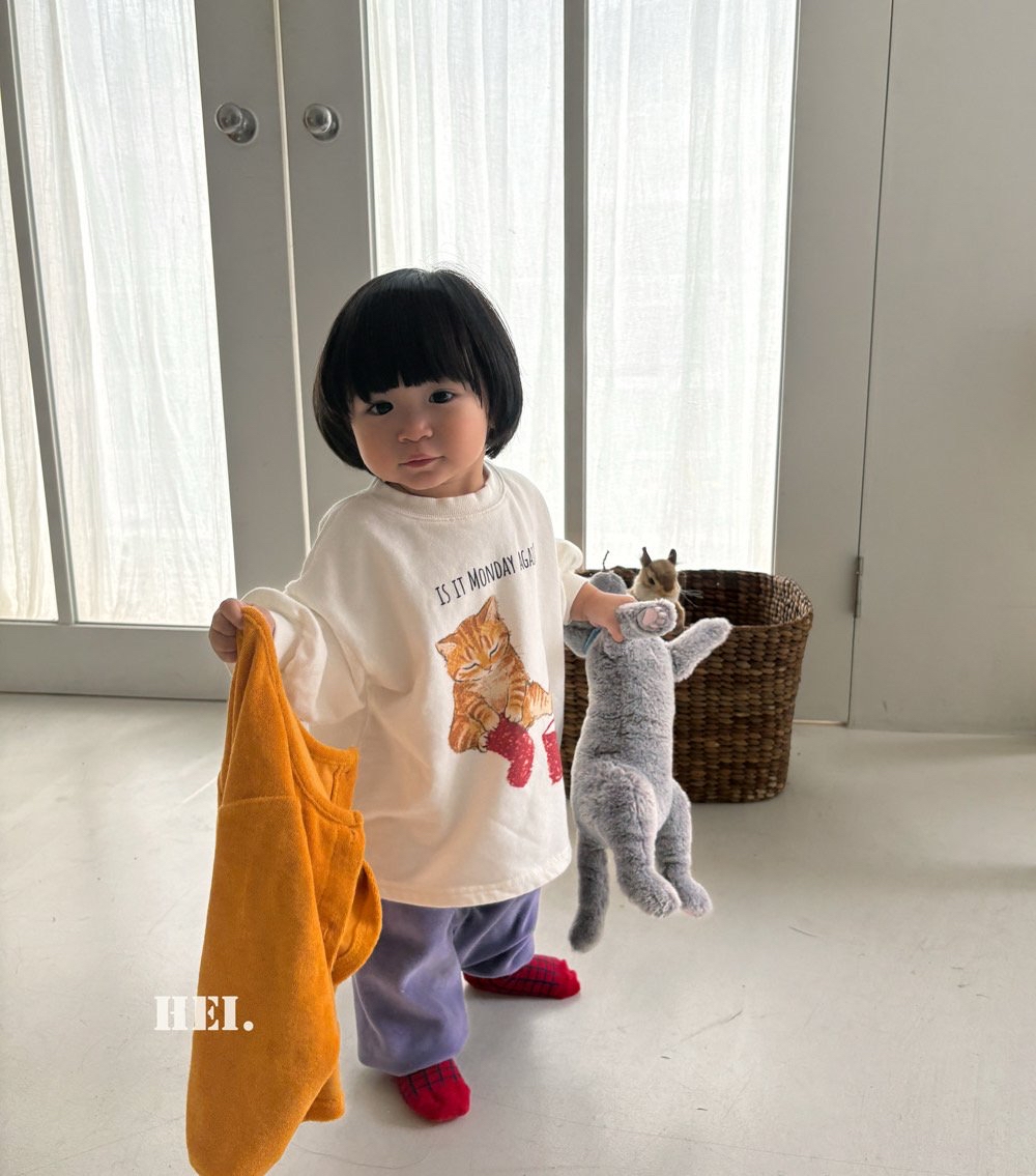 Hei | Kitty Long T-Shirt