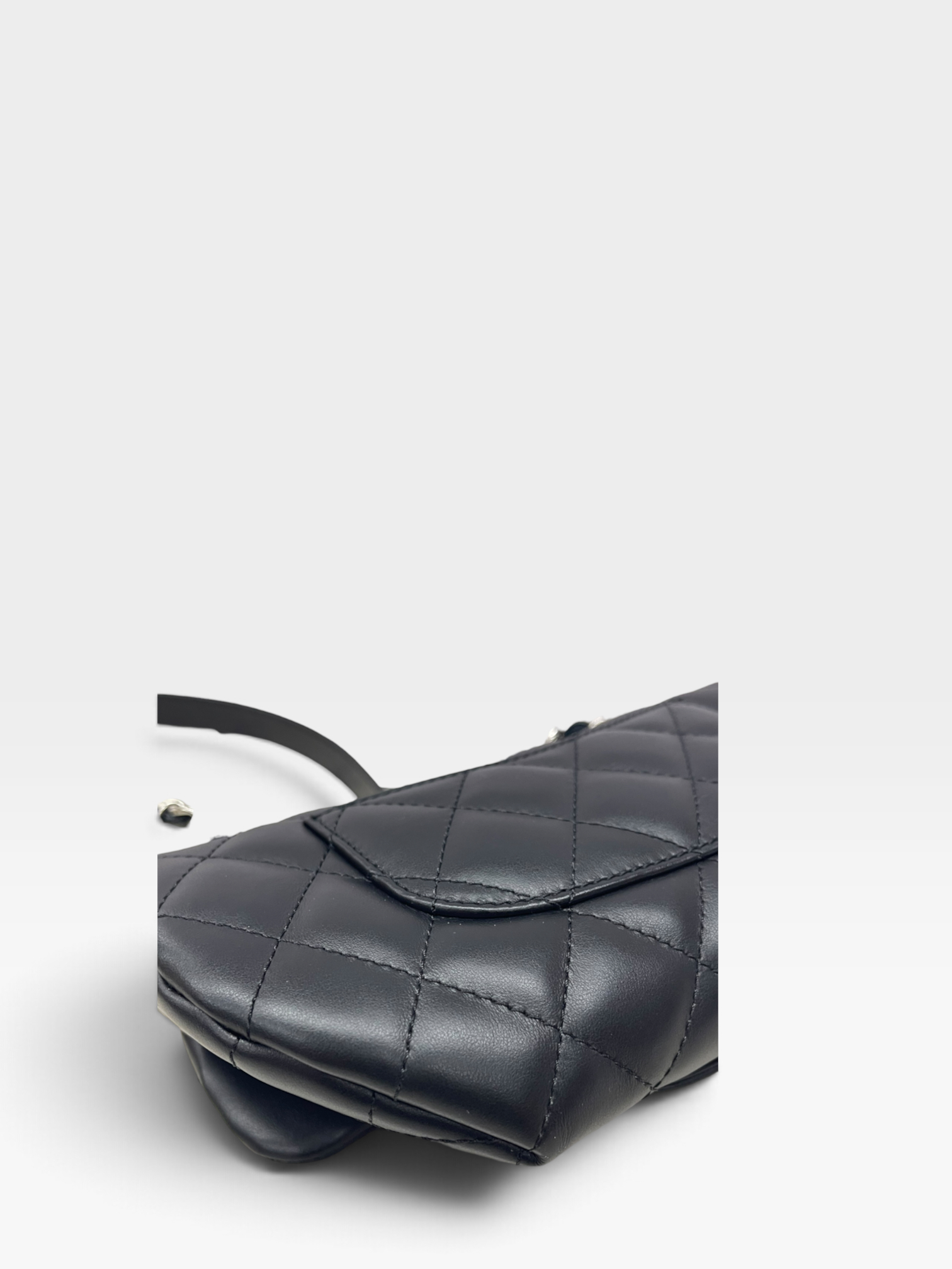Pre-Owned CHANEL Uniform Flap Belt Bag / Product Code: 090903