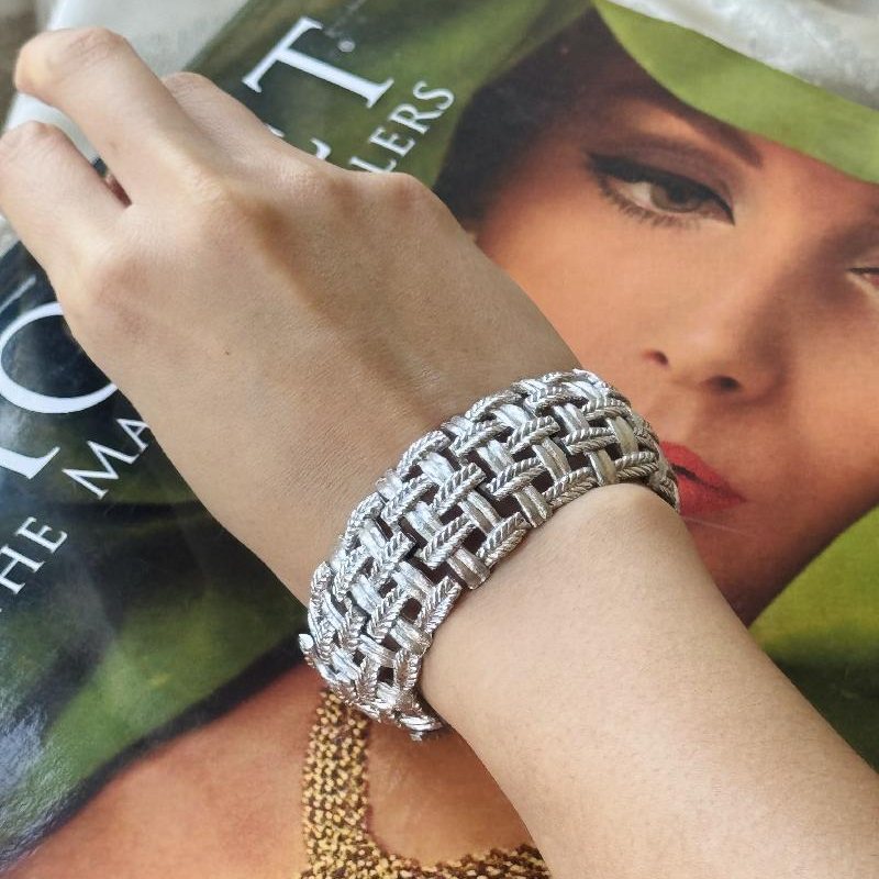 Vintage C.a. 1950-60s Unmarked Designer Piece Basket Weave Silver Tone Bracelet (MT2451)