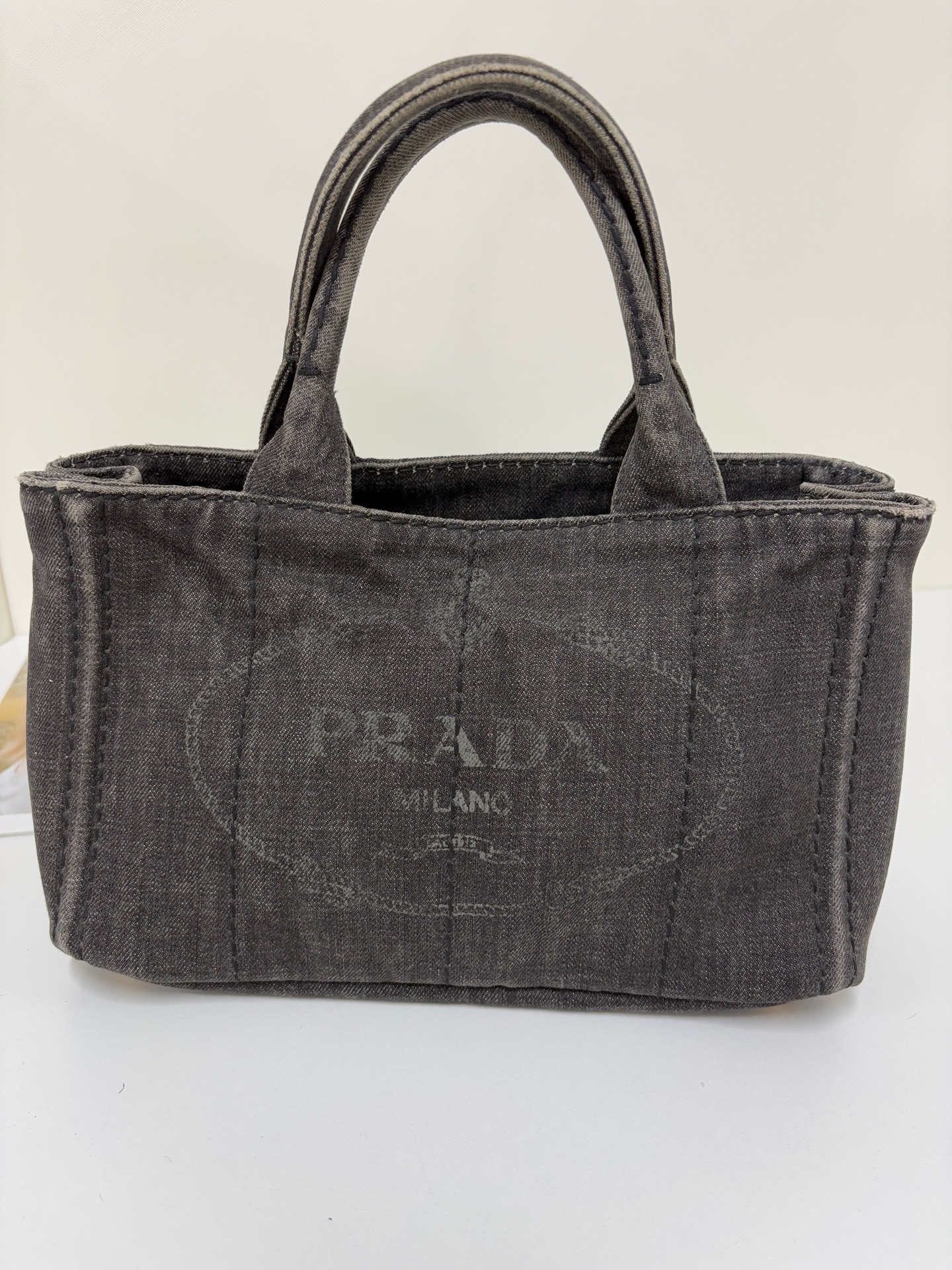 【預訂貨品】Prada黑色牛仔沙灘包