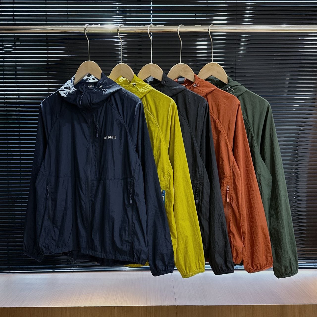 Mont-bell 男女款輕量防曬外套