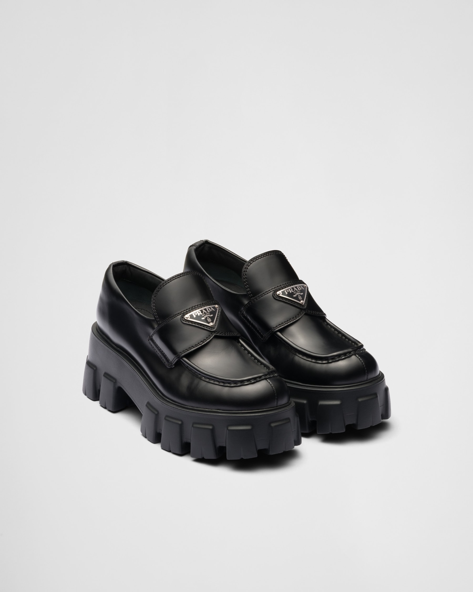 冬天斷碼款‼️  限時優惠✨訂貨🍒Prada 5.5cm 厚底brushed Monolith loafer  🔖35-38/39/41 補碼