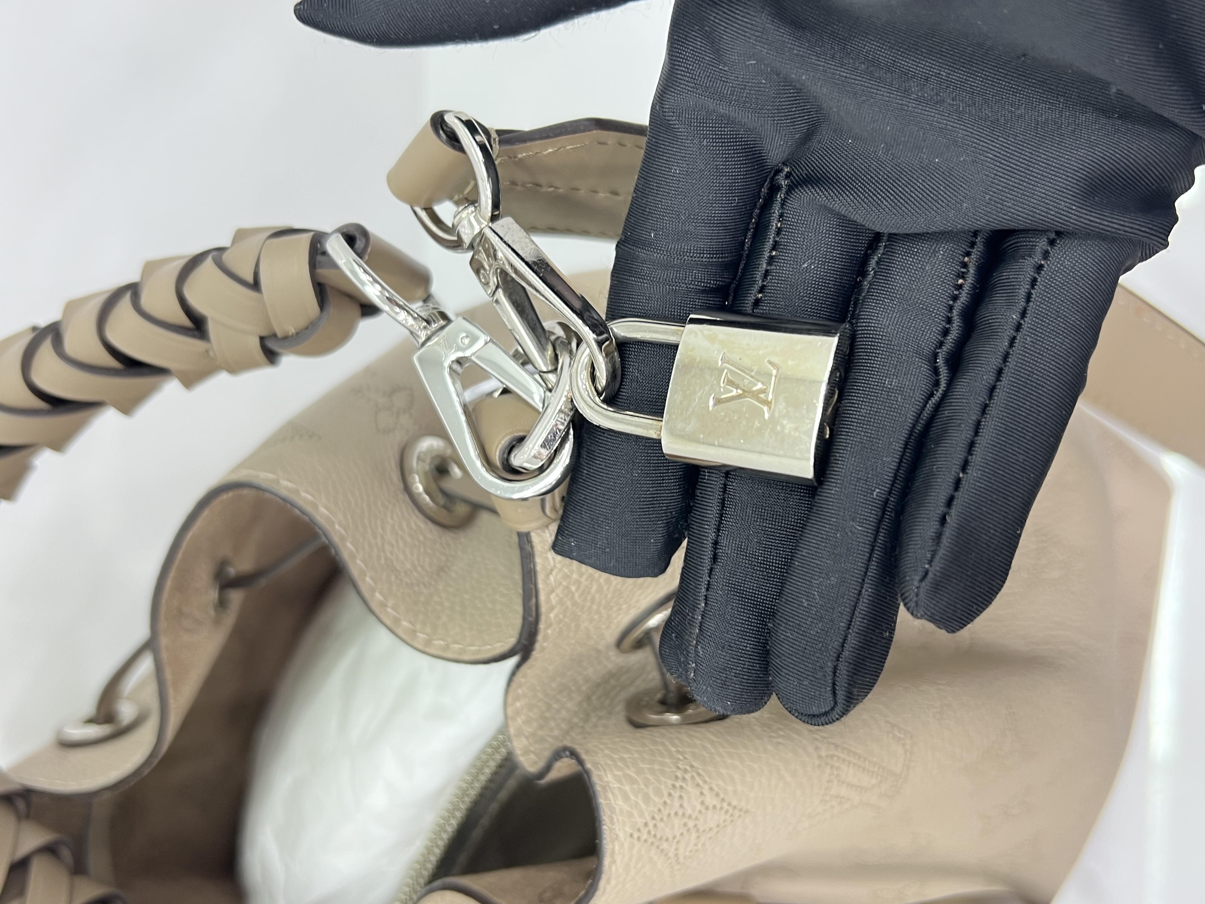 直播貨品 |  [1個-$100 2個-$300］EE86