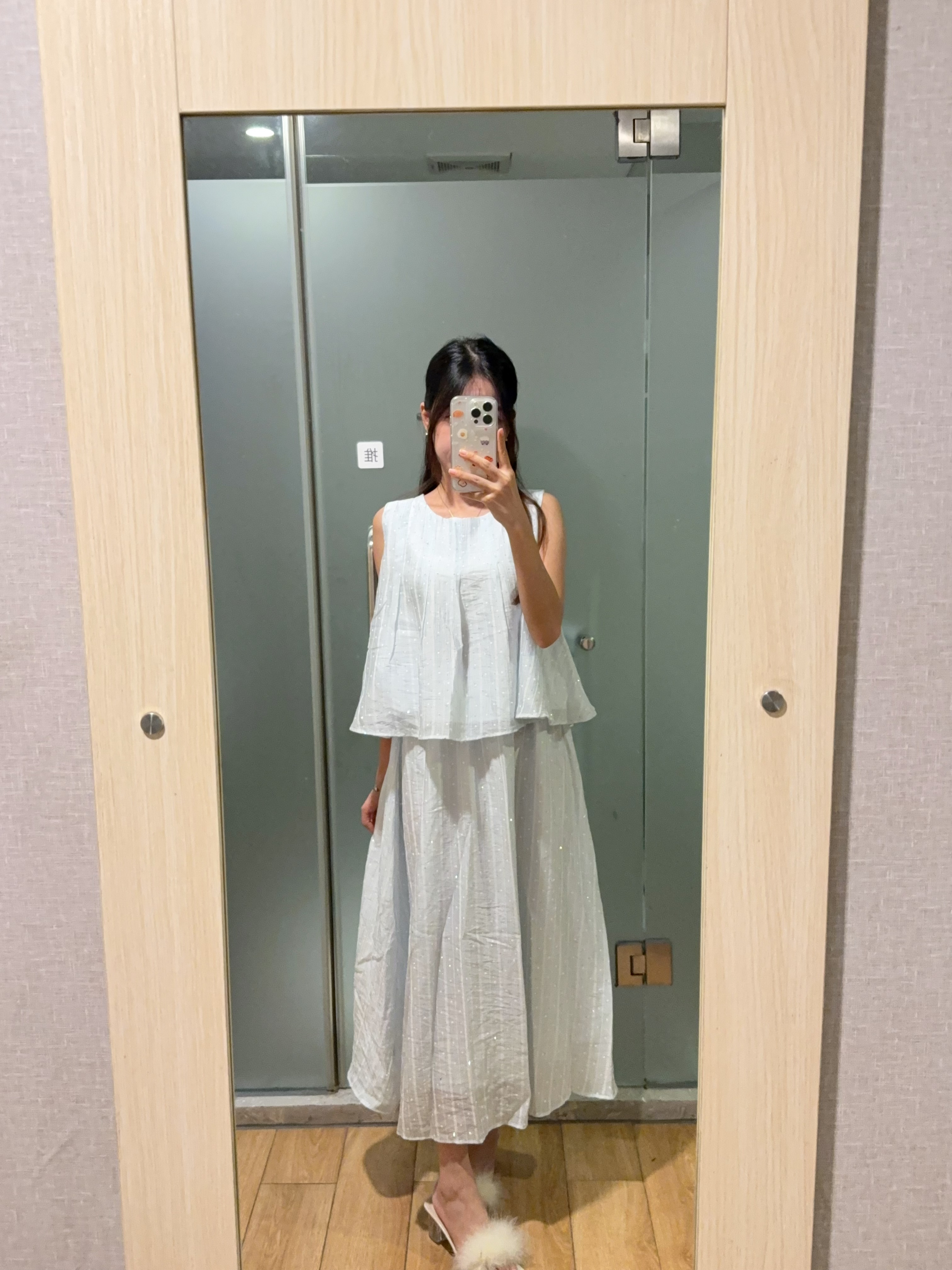 气质温柔风烫钻背心上衣+半身长裙两件套 R2979