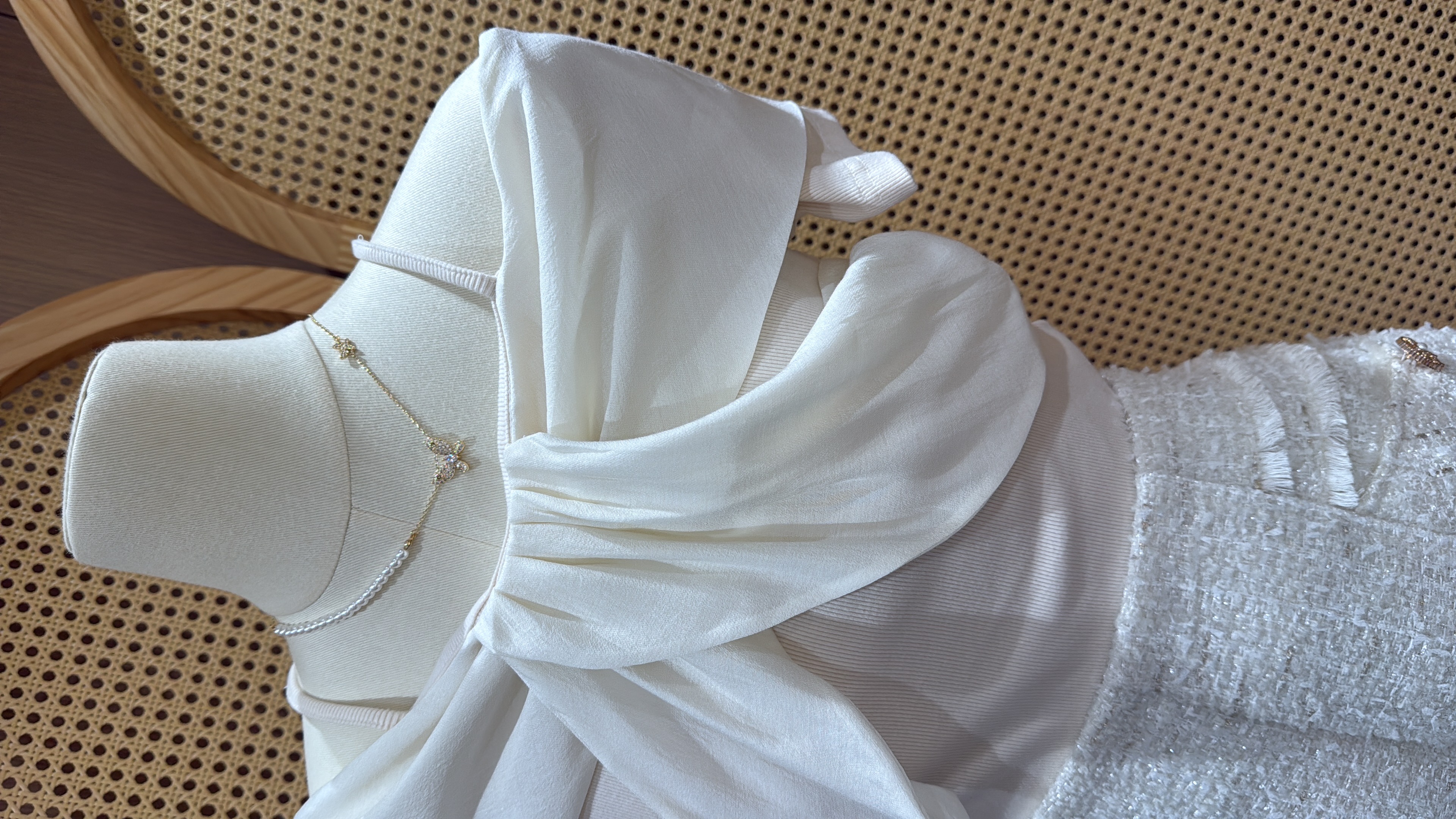 ♥︎ Pearly Ribbon One-shoulder Top