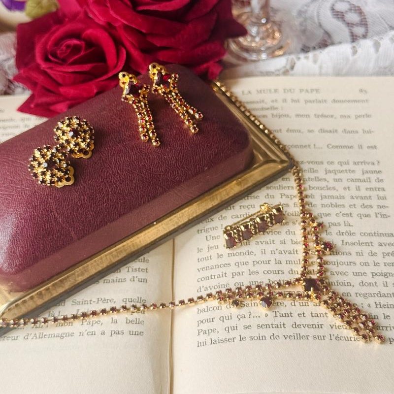 Vintage C.a. 1980s Czechoslovakian Ruby Red Glass Jewelry - Brooch/Earrings/Necklace (NZ061)