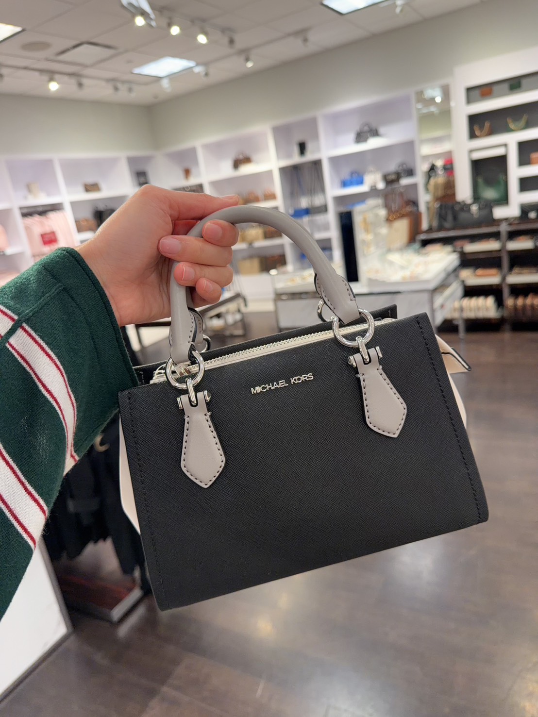 香港現貨-Michael Kors Outlet Marilyn Saffiano Leather Messenger Bag Black Multi