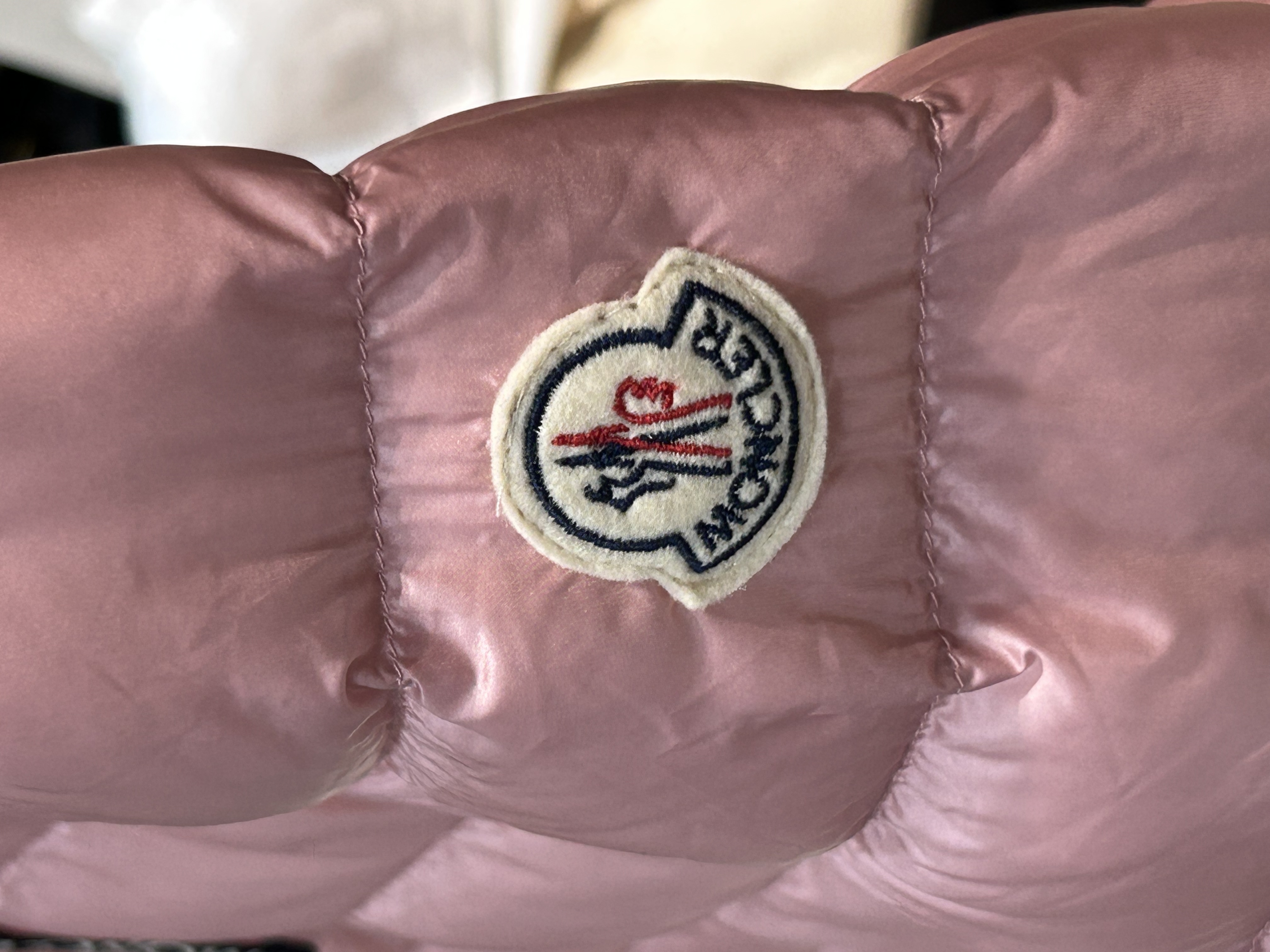 全新 MONCLER down outer 2碼 100% Nylon 粉紅色100%羽絨外套 100%Authentic, Brand New全新