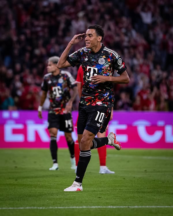 Adidas Bayern Munich 拜仁慕尼黑2026啤酒節特別版球衣 KQ6516