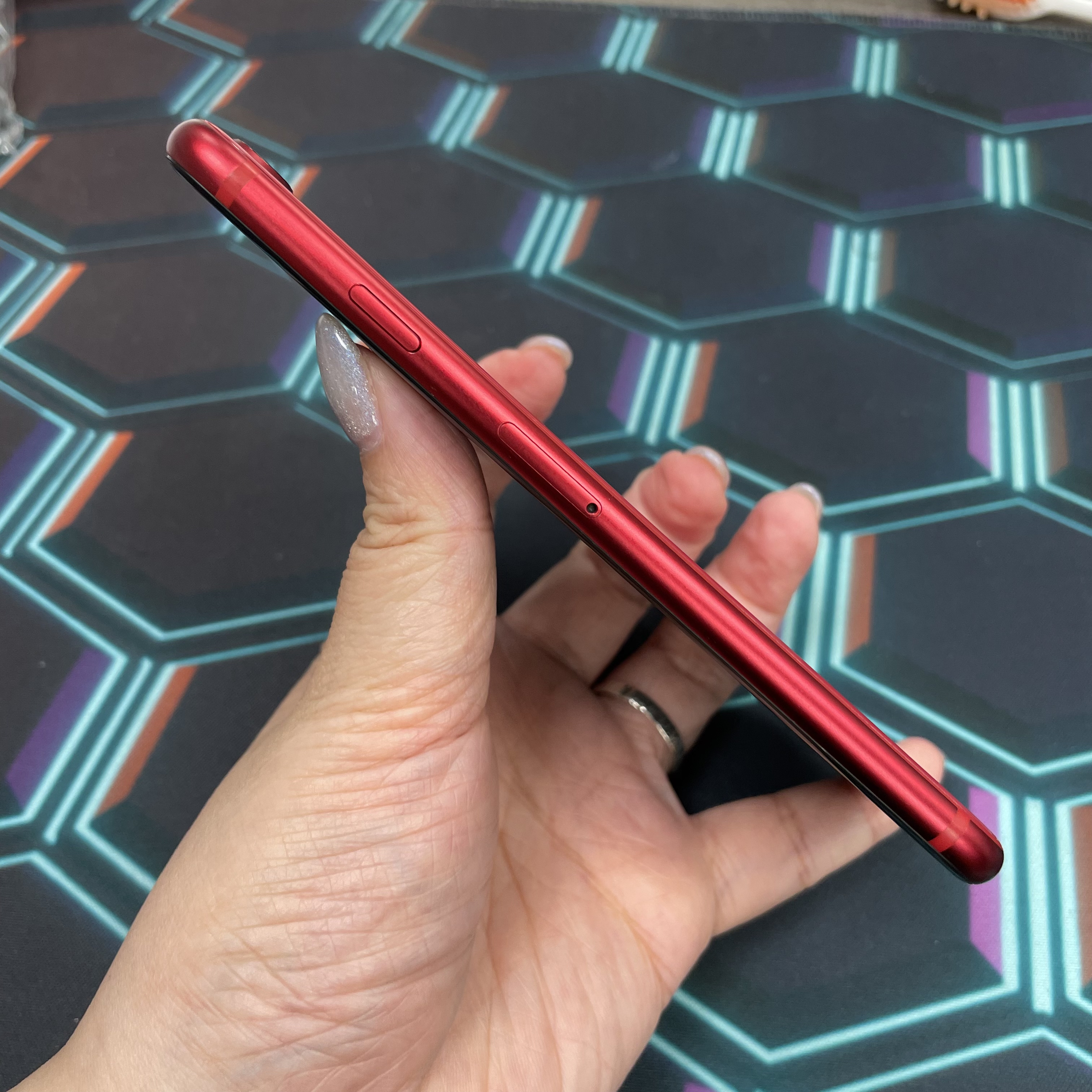 *6872 SE2 完美機 64GB 電76 紅色 red