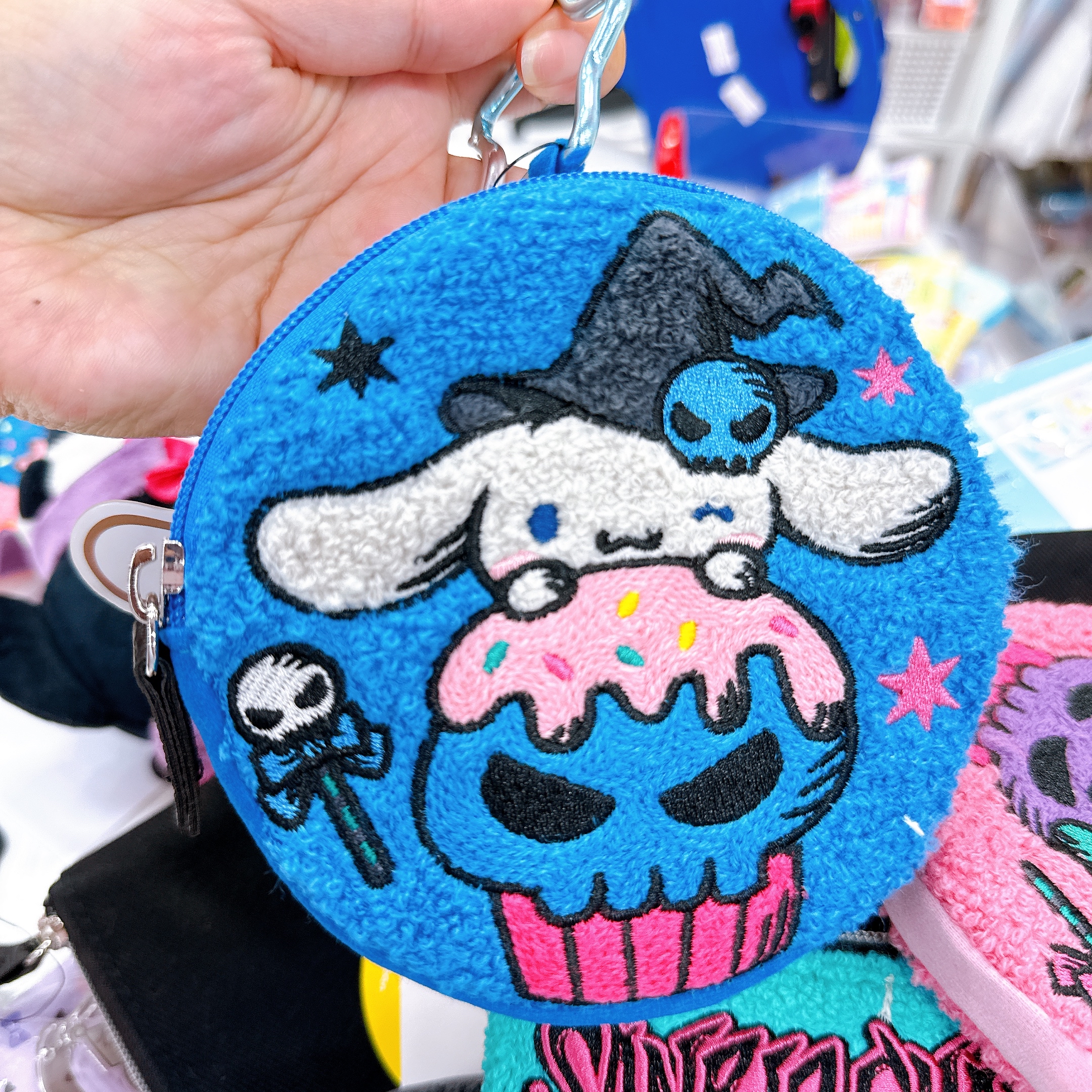 日本直送日本限定版Sanrio 萬聖節系列針織刺繡大容量拉鏈袋 圓形散銀包