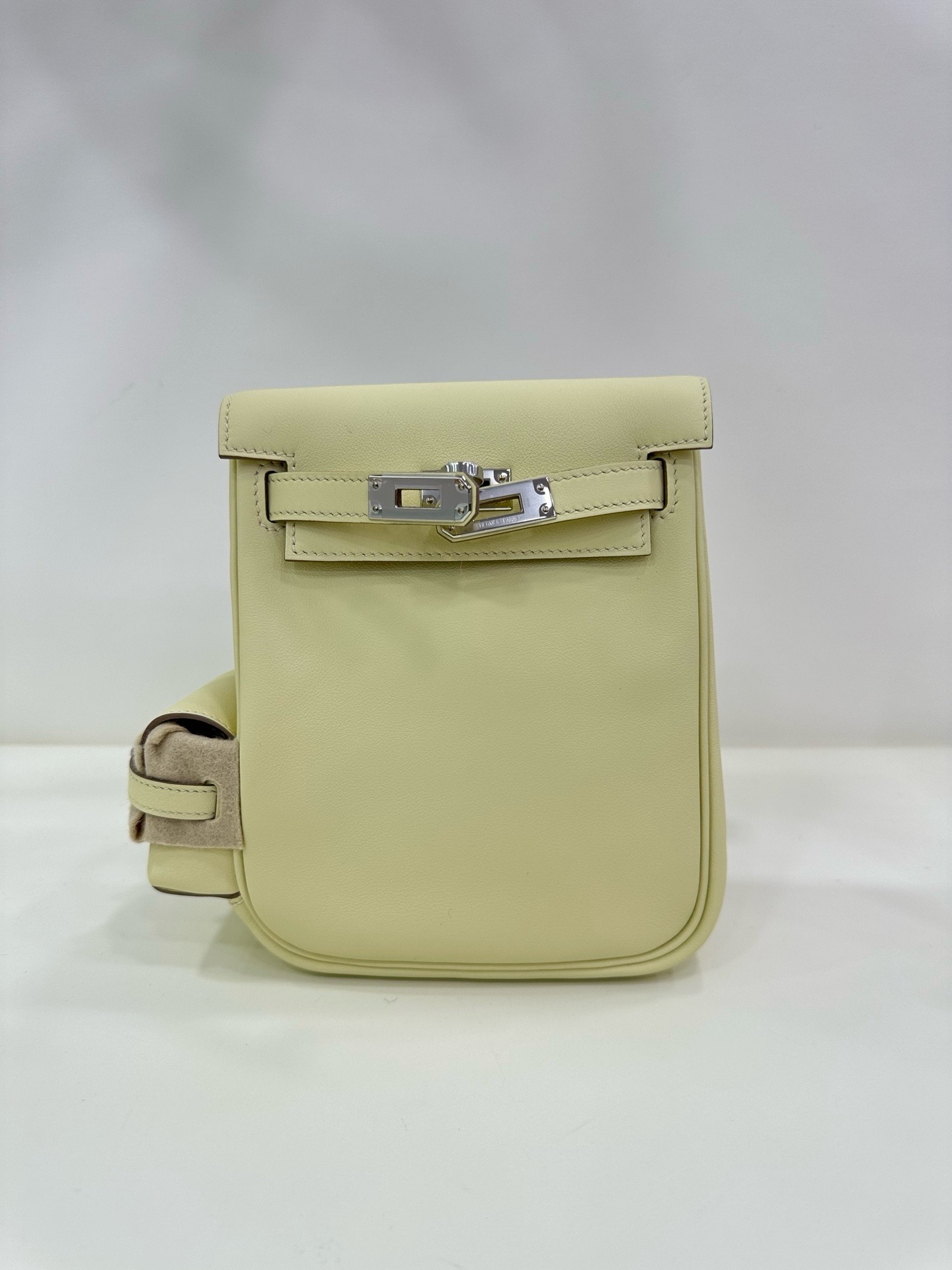 Pre-Owned HERMES Mini Kelly Jump Backpack / Stamp K / Swift皮 米爾頓黃 / Product Code: 26052201