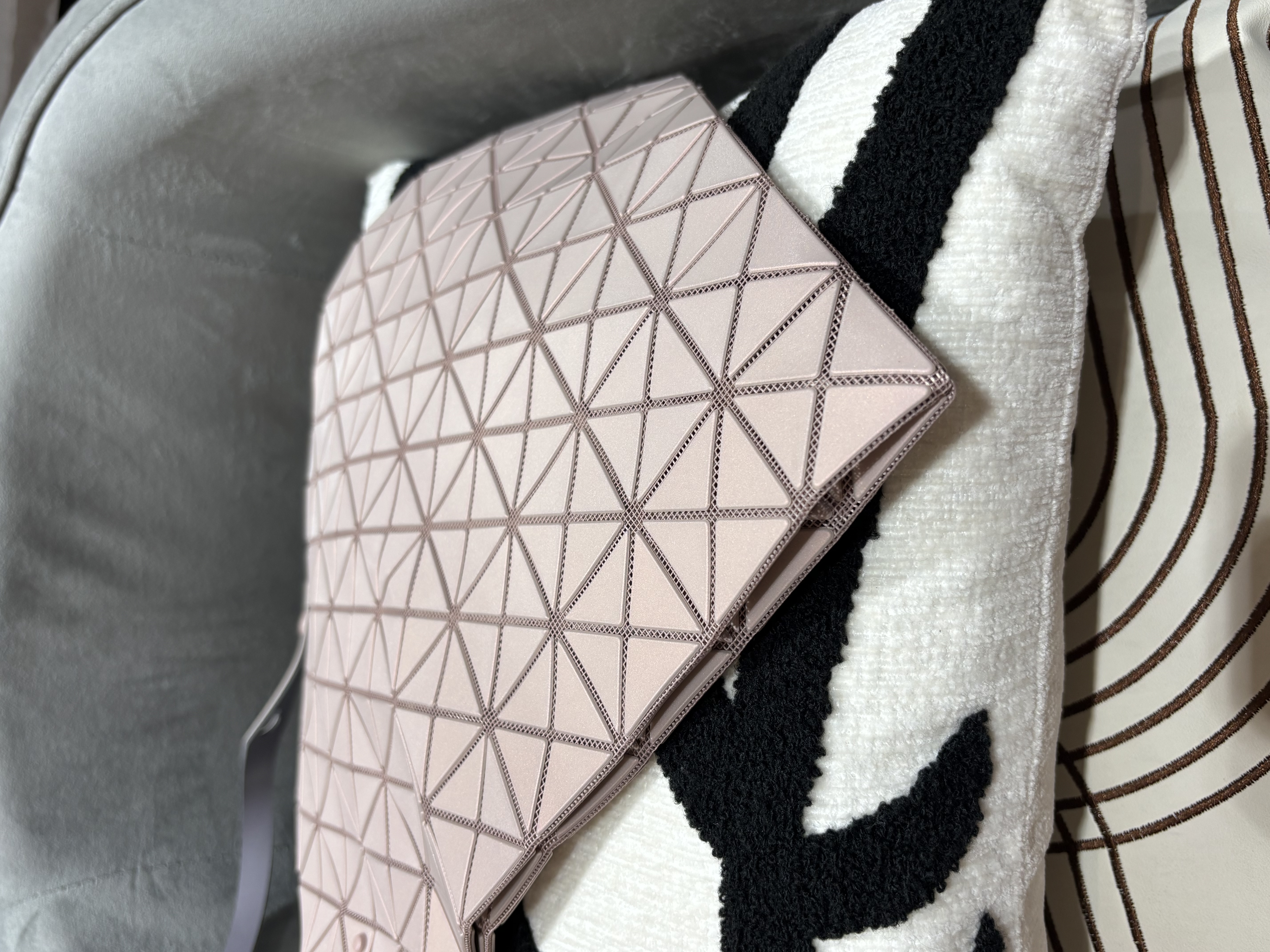 Issey Miyake Bao Bao Tote Bag 100%Authentic, 98%New ✅Dust bag