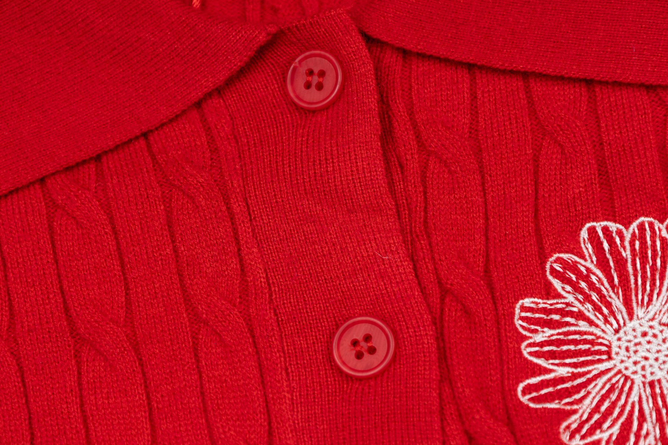 Mardi Mercredi Flower Embroidery Cable Short Sleeve Knit