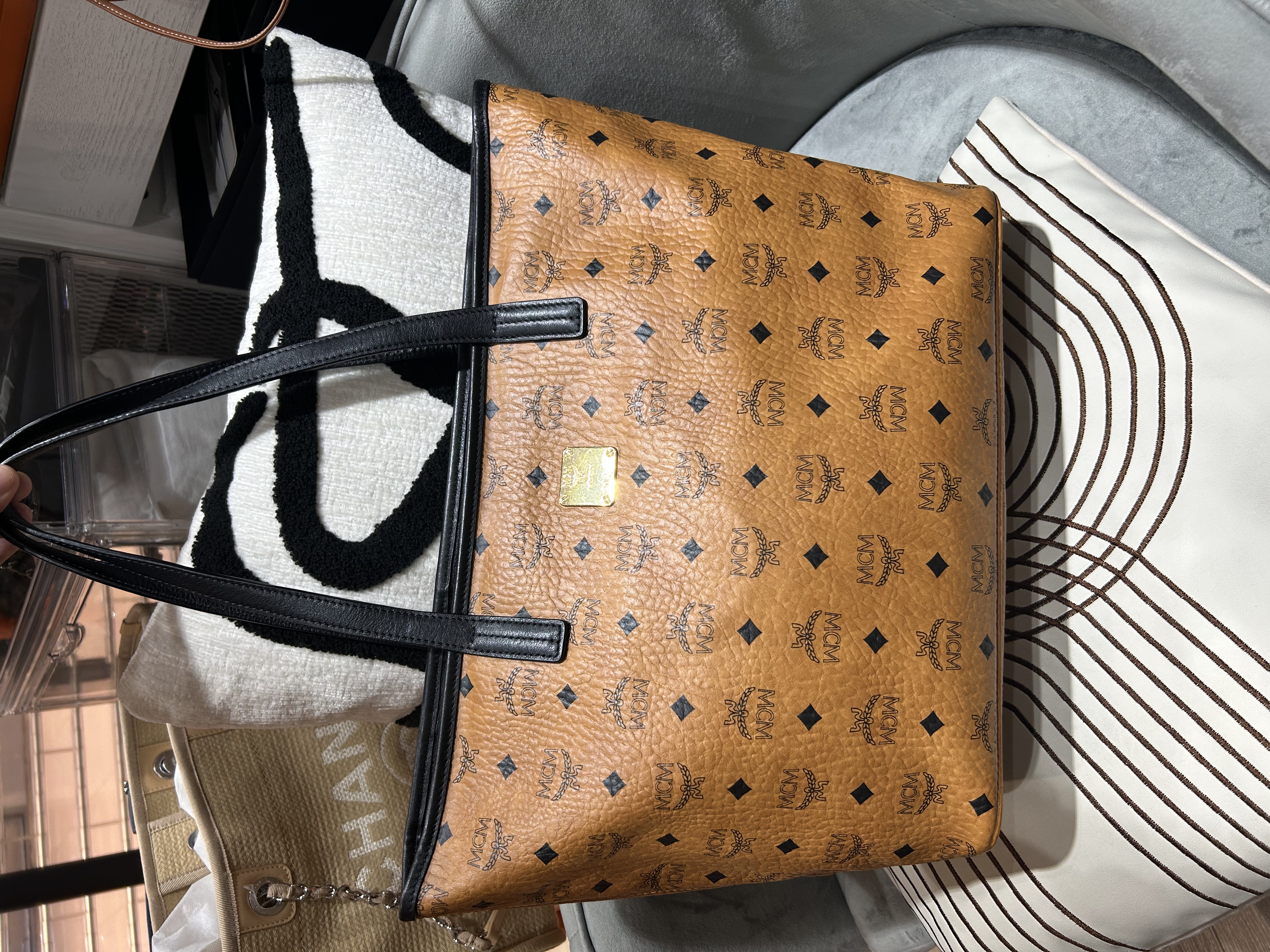MCM Visetos Anya Top Zip Shopper Tote 100%Authentic, 95%new