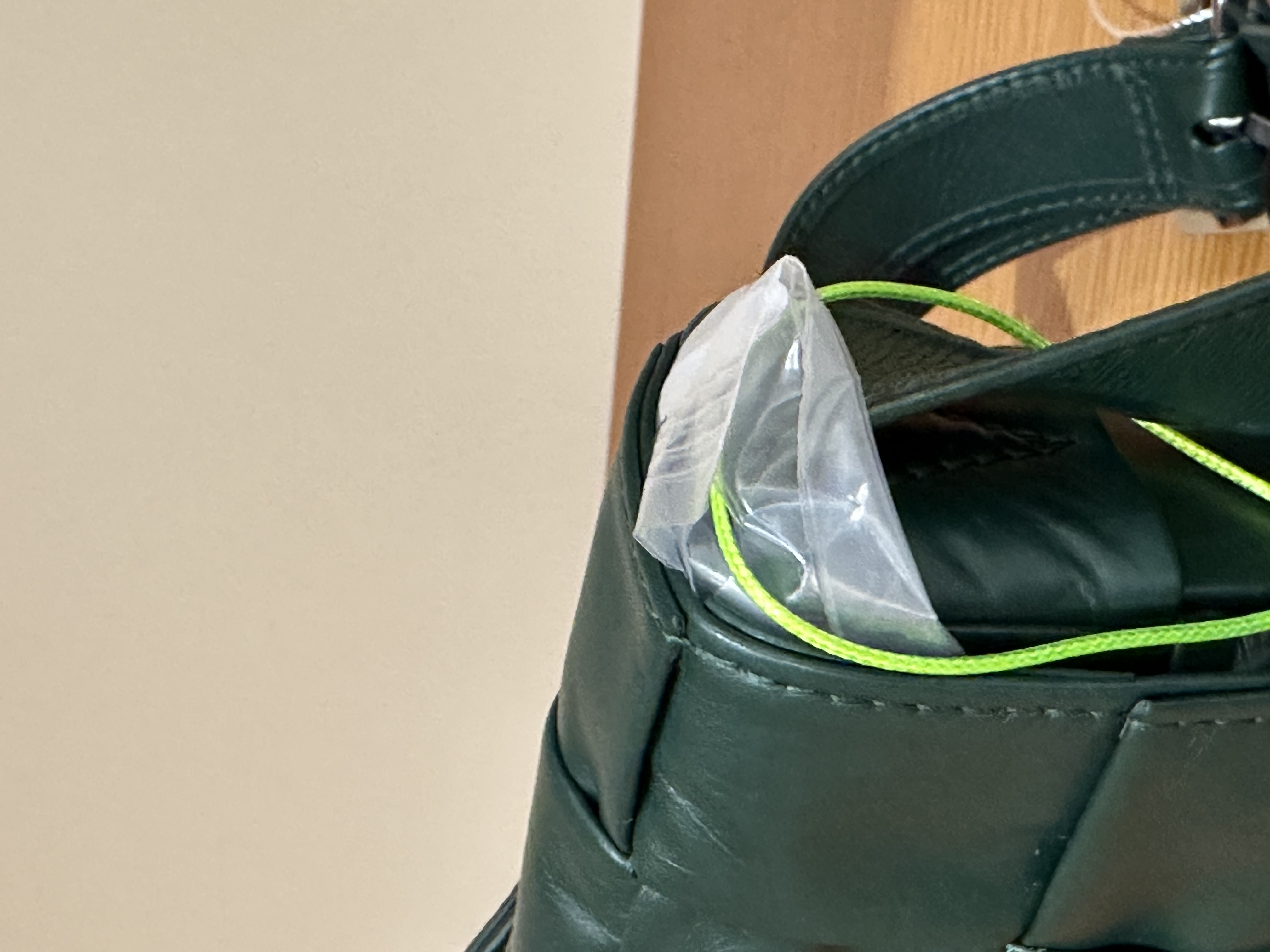 直播貨品 |  [1個-$100 2個-$300］HH32