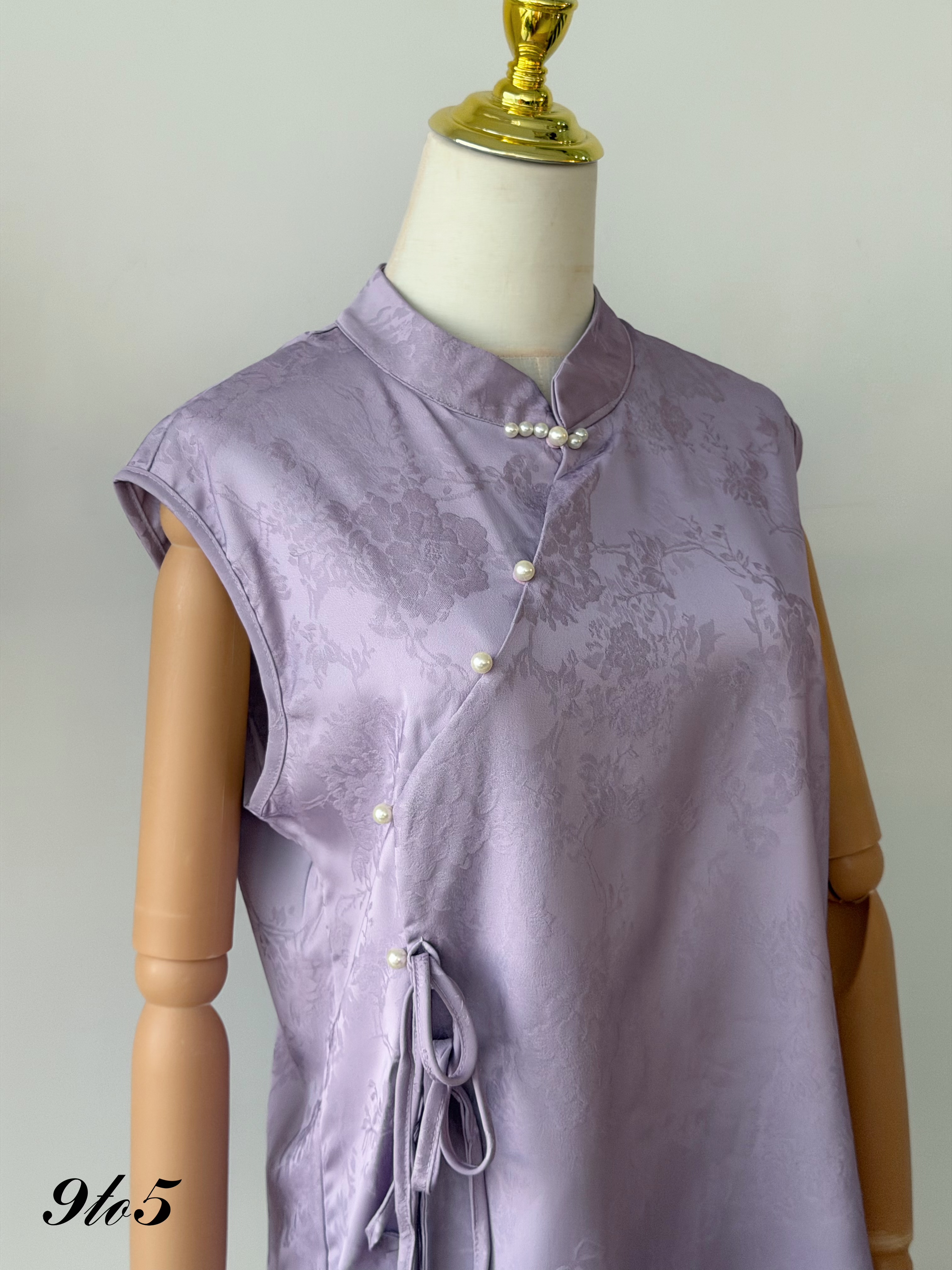 T4487 Sleeveless Floral Cheongsam Top - Purple