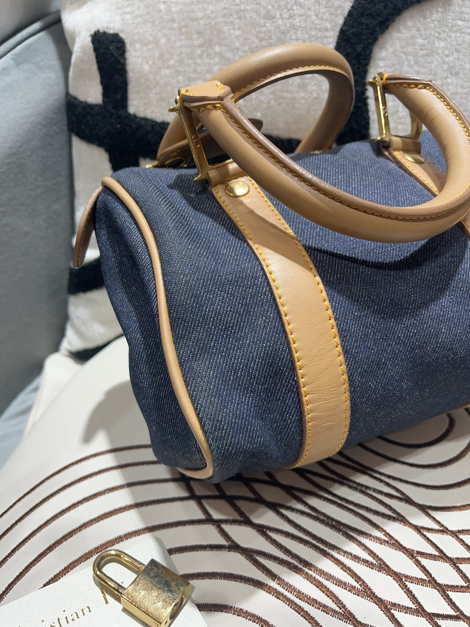 Dior Boston Denim Bag 牛仔布 100%Authentic, 90%New ✅證書✅Key Lock