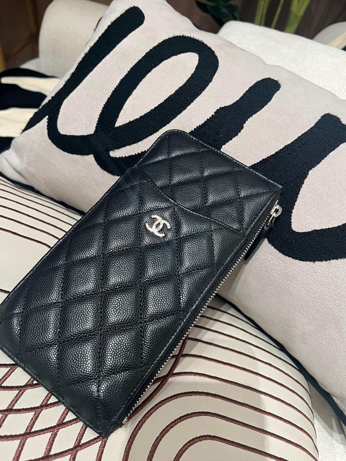 Chanel phone zip wallet 黑色荔枝牛皮銀扣 100%Authentic ,92%new  ✅ 26貼 ✅dust bag 
