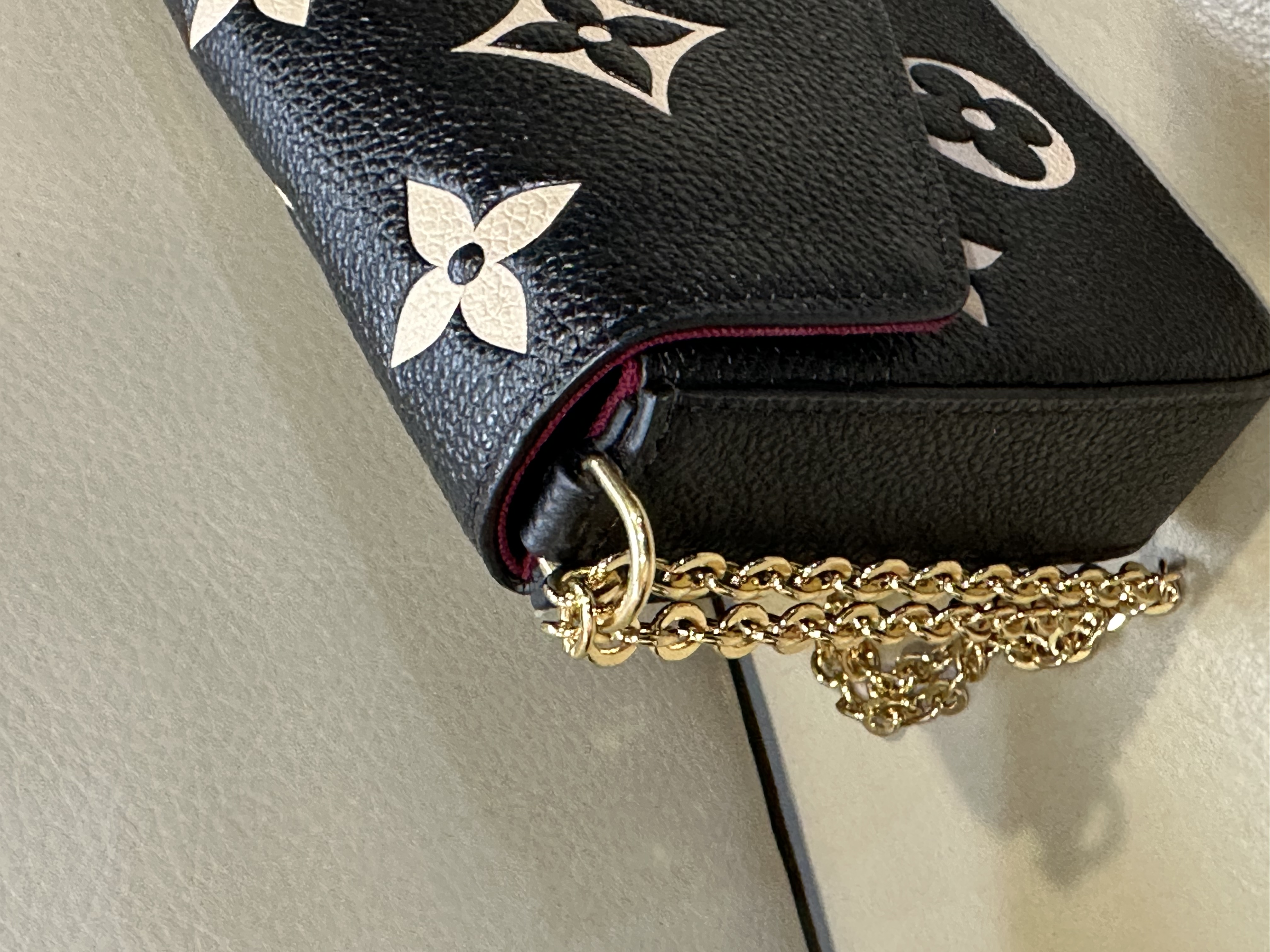 Pre-owned LV Félicie Pochette in bicolor Monogram Empreinte leather / Product Code: 26040508