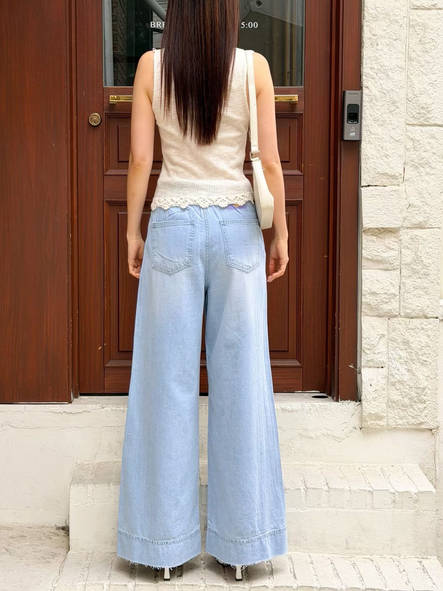 雙鈕斜骨闊牛仔褲