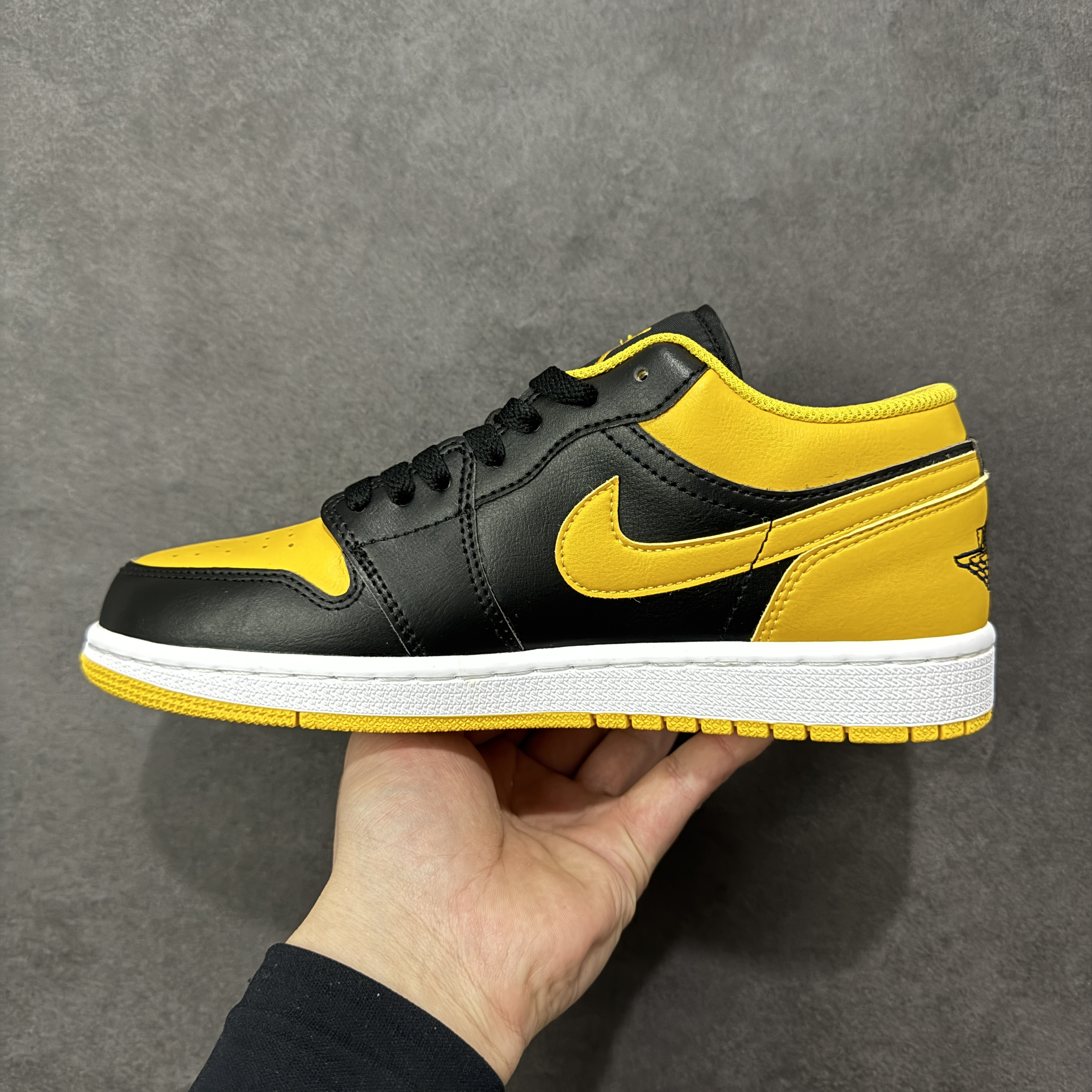 Nike Air Jordan 1 Low AJ1 553558-072