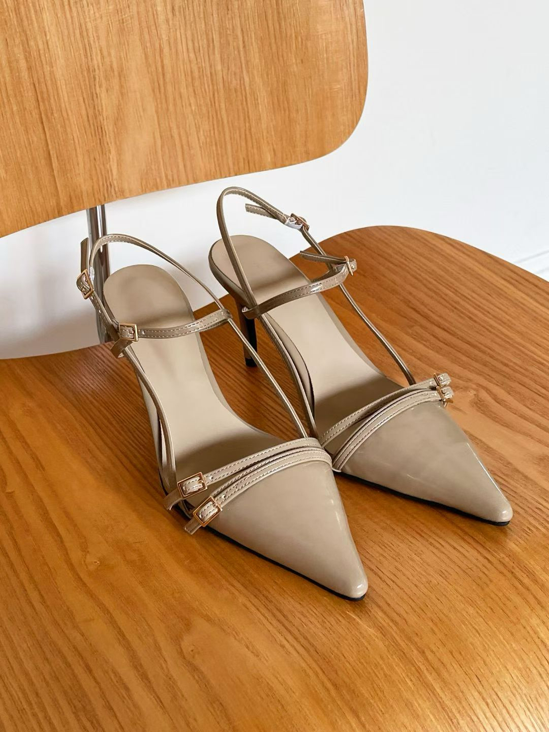 Elegant pointy straps heels