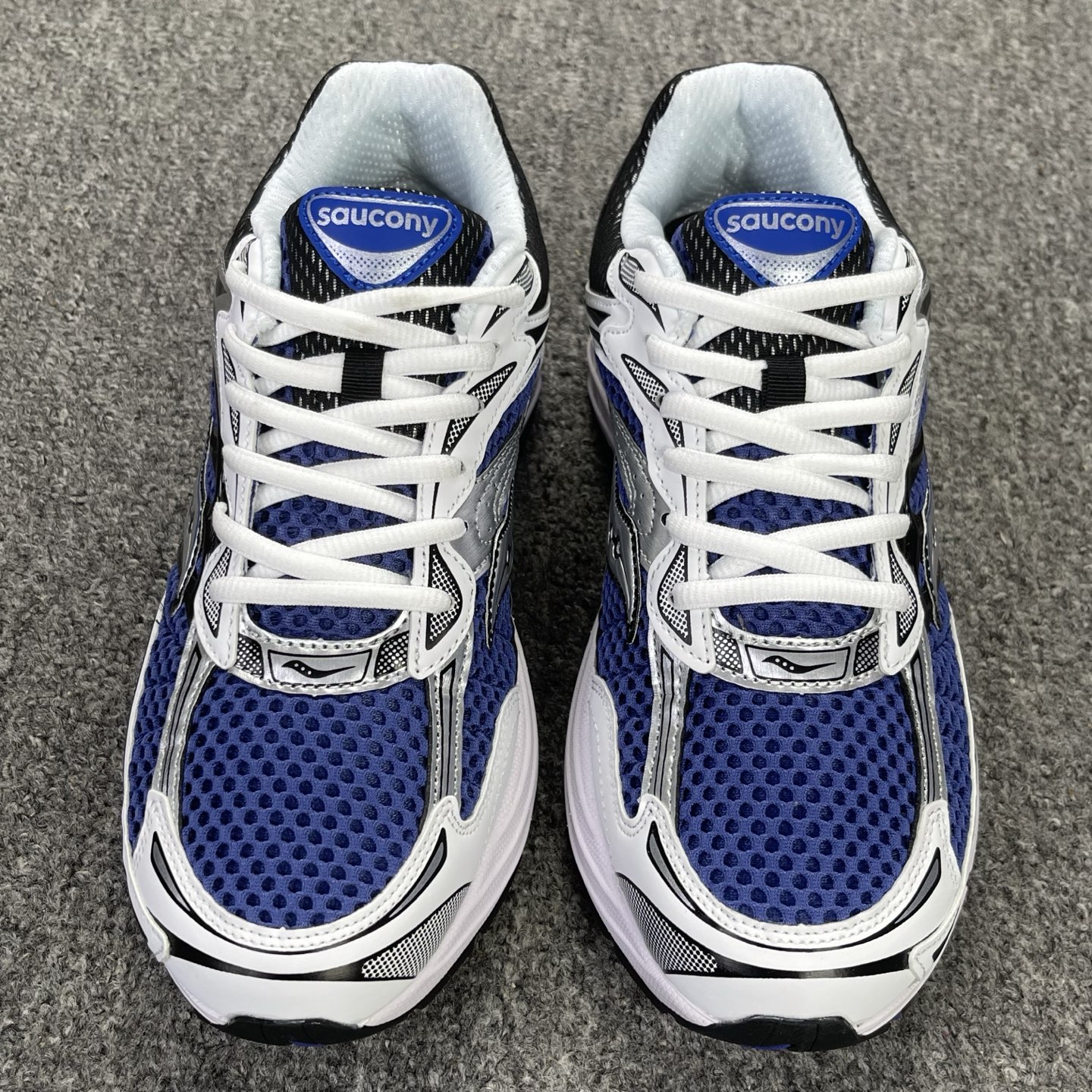 Saucony ProGrid Omni 9