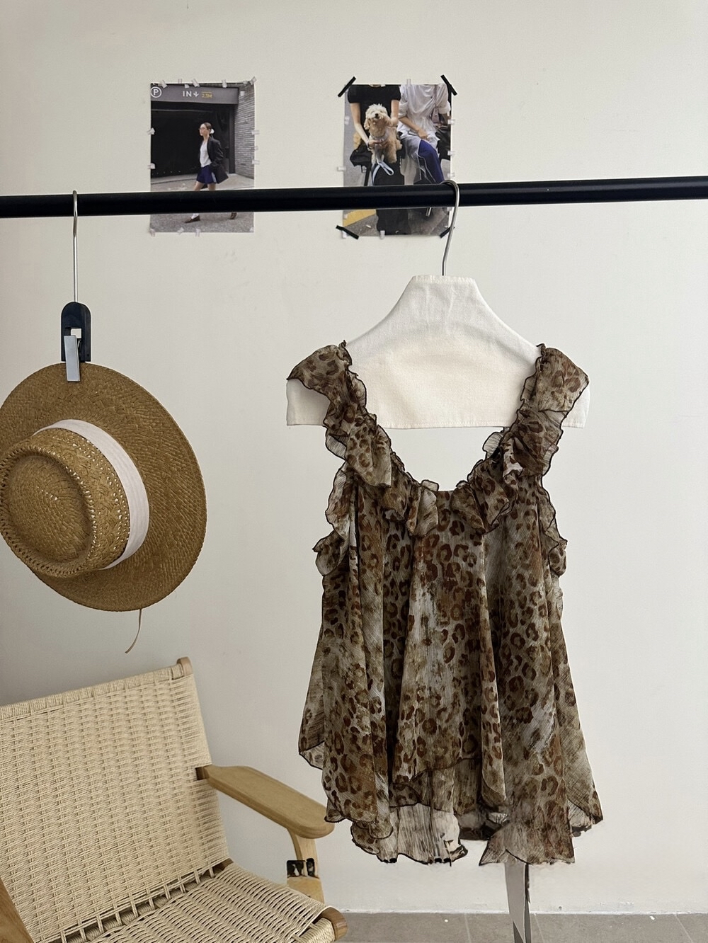豹纹挂脖上衣 Leopard print halter top 