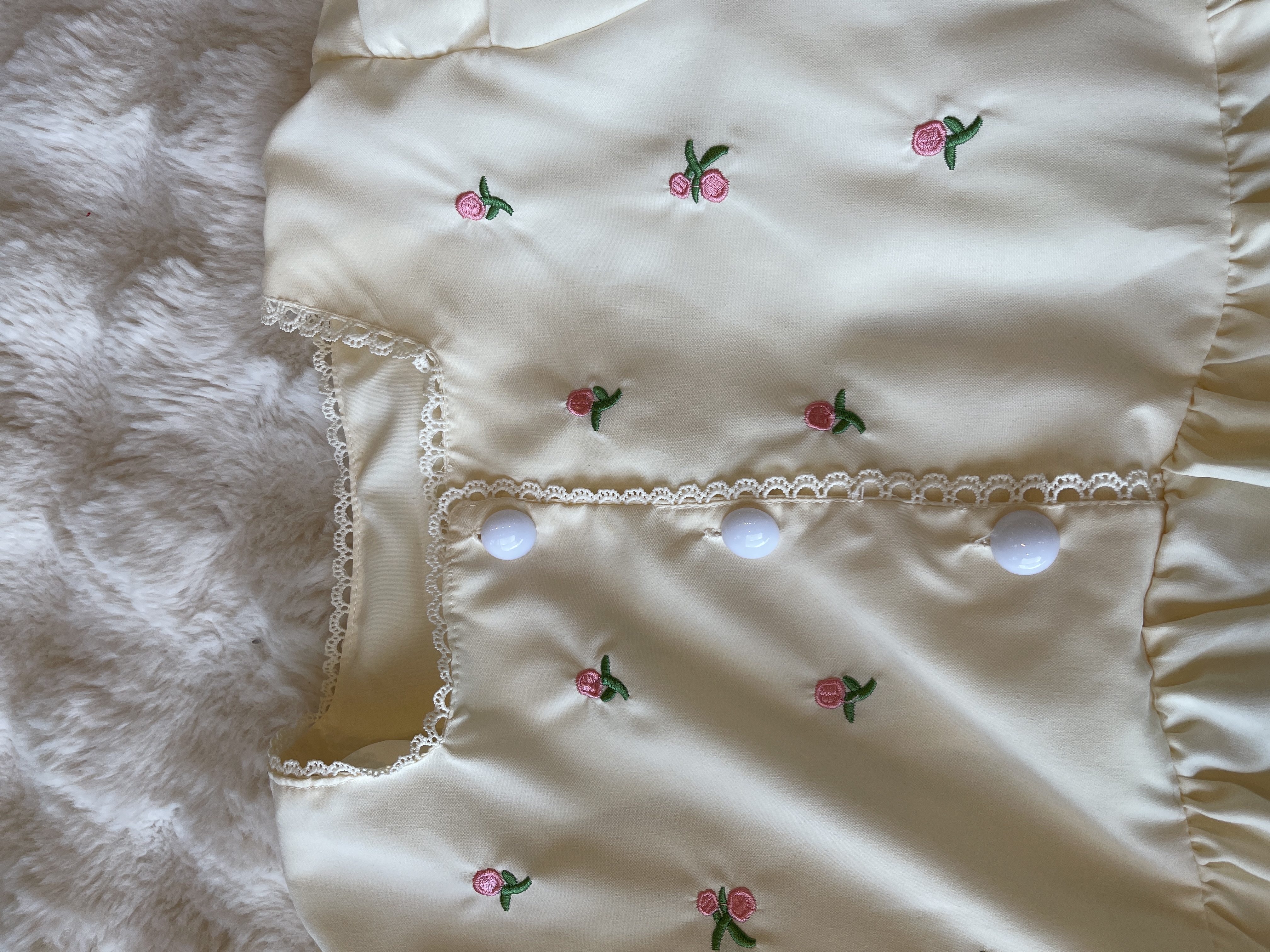 可爱小花花方领泡泡袖上衣