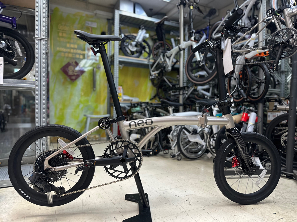 Java Neo 16” 349 碳纖維叉 電子變速 12s