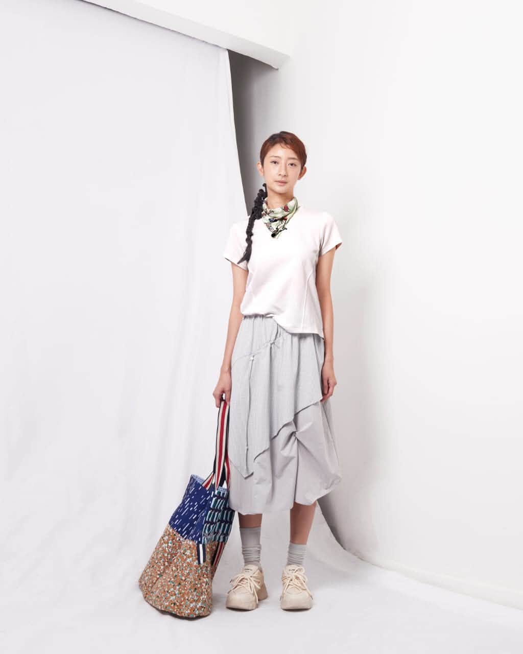 VIL-T2711 MINIMALIST SHORT SLLV TOP