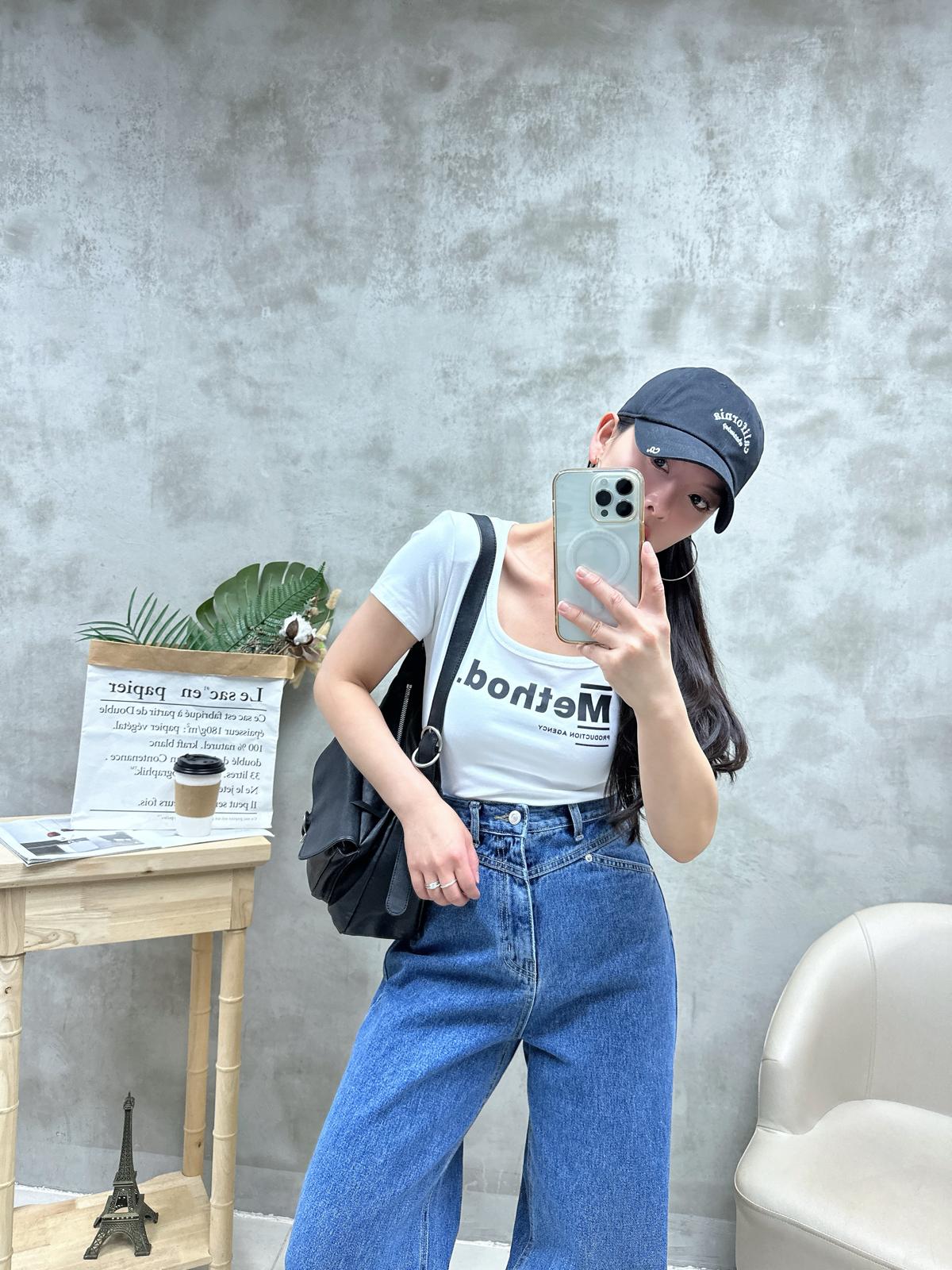 Q08 骨感方領英仔Top