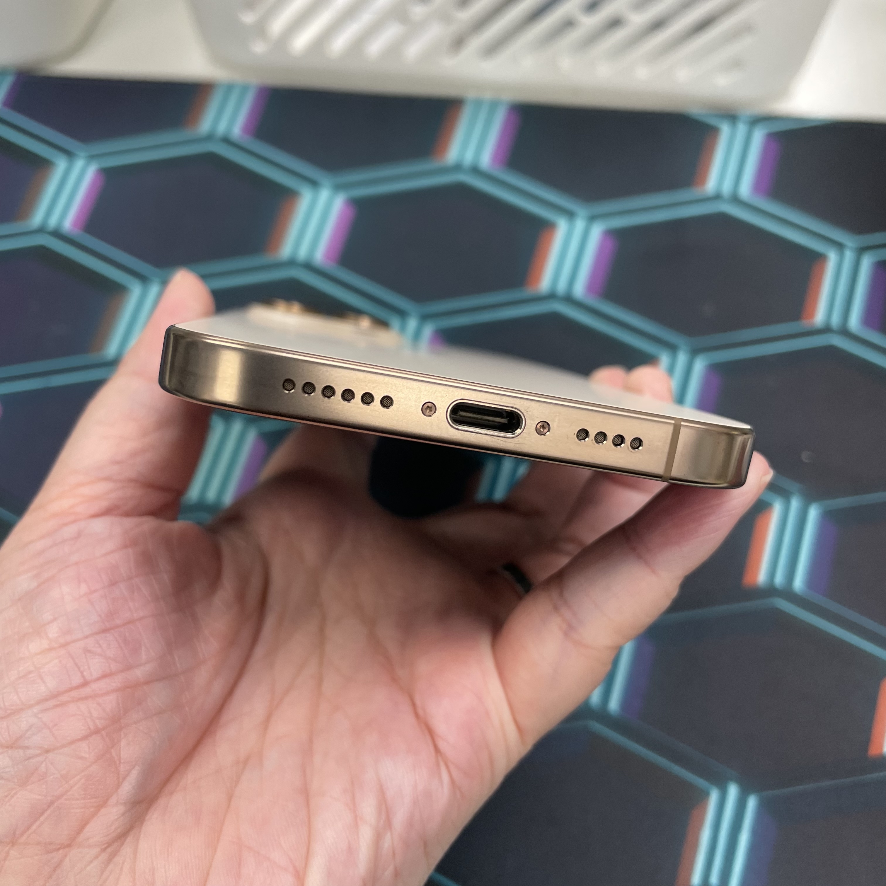 *6446 16 pro max 完美機 256GB 電95 沙色 gold