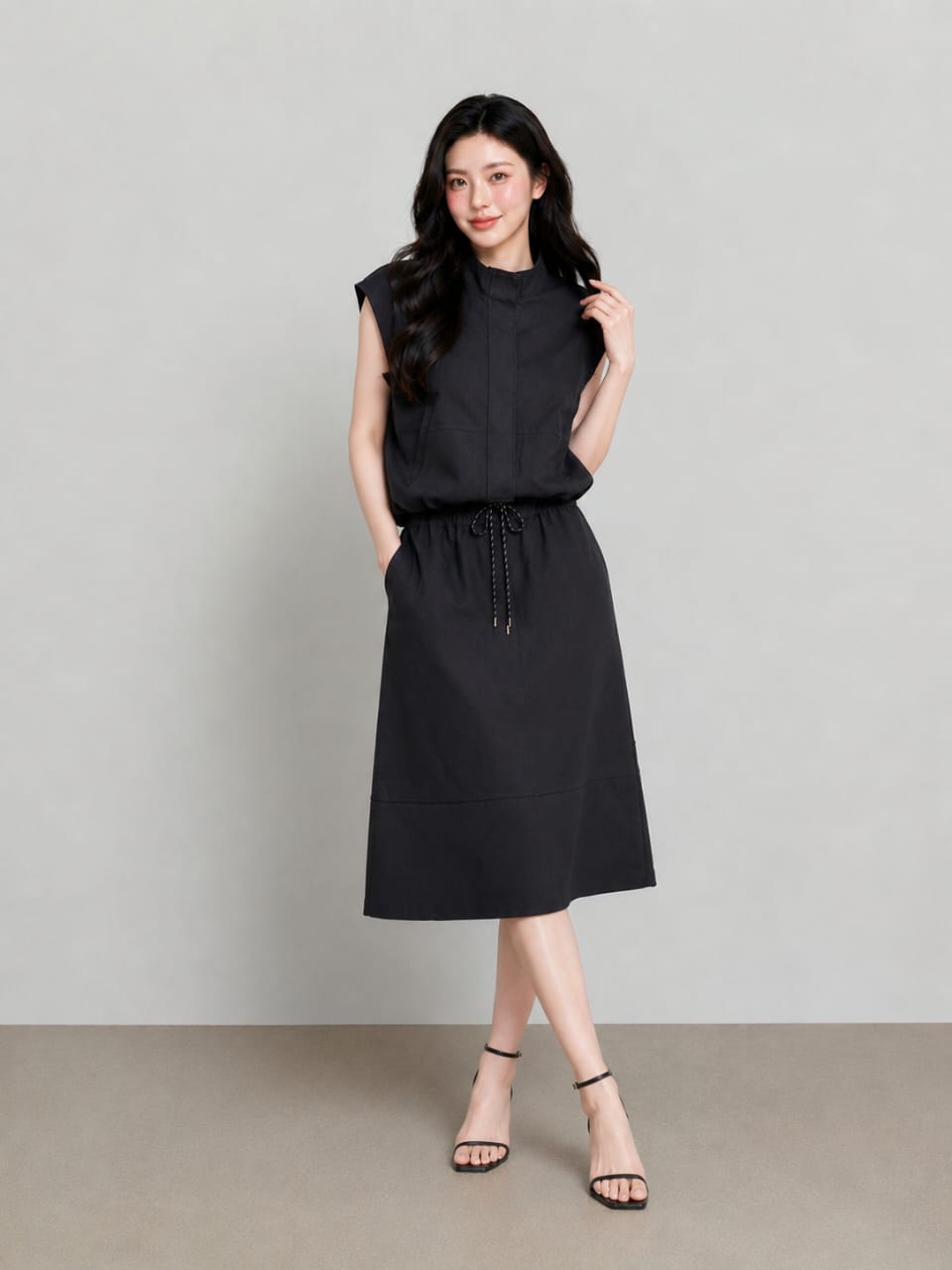 915845 Luna Drape High Neck Sleeveless Top
