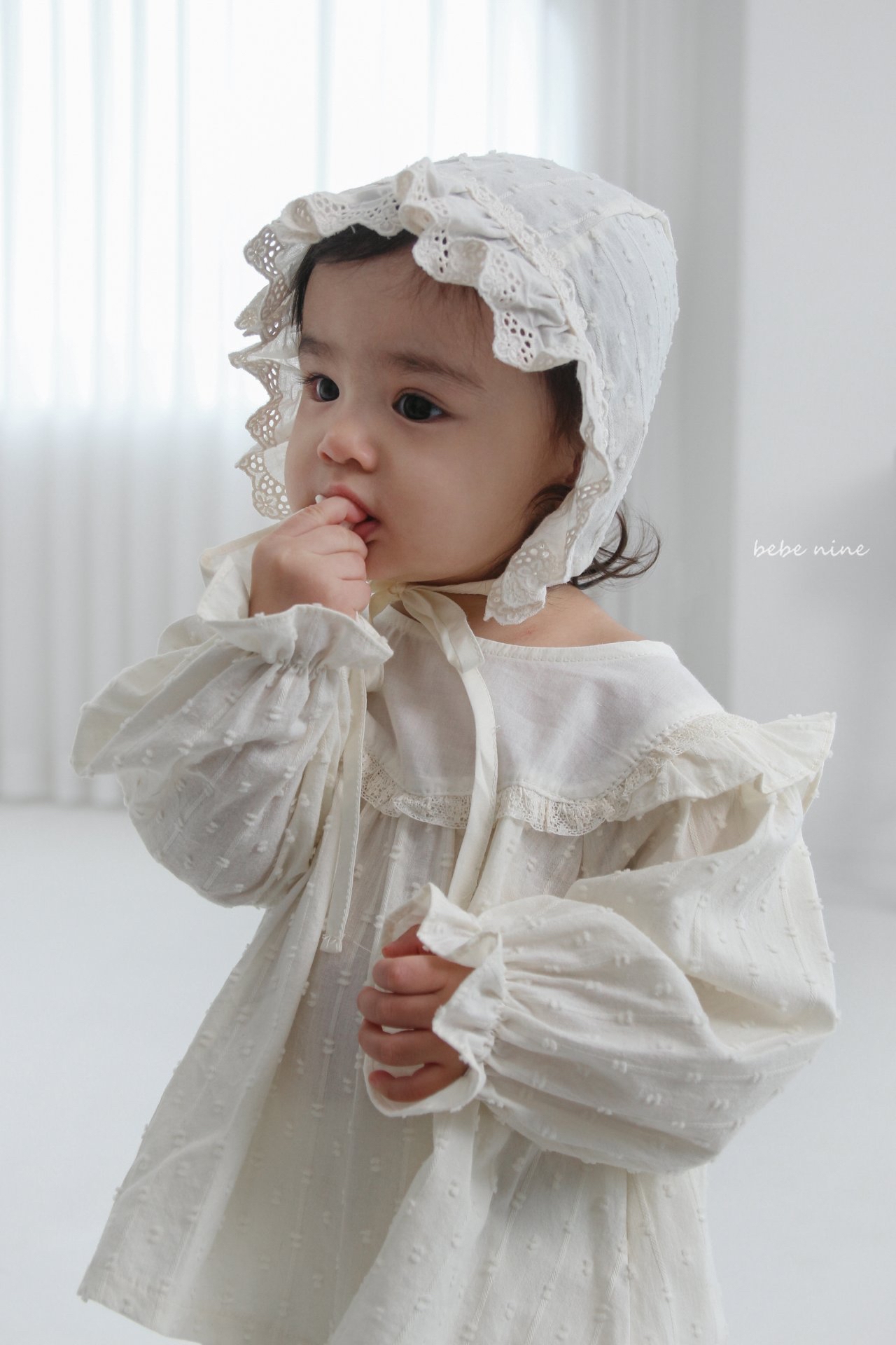 🌸預訂 韓國直送🌸🇰🇷Bebenine兩色荷葉花邊闊領上衣燈籠褲套裝