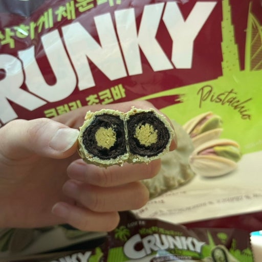 韓國 樂天 LOTTE Crunky 杜拜式 朱古力開心果 酥脆條 285g / 袋