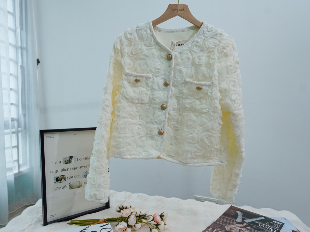 Textured Rose Pattern Cropped Jacket with Vintage Buttons ‖ 立体玫瑰花纹短款外套 KR0110835