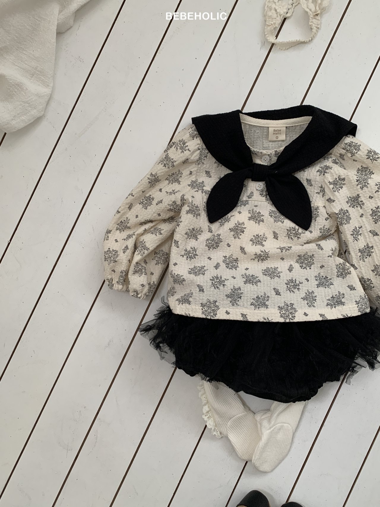 🌸預訂 韓國直送🌸🇰🇷BEBEHOLIC兩色花卉圖案領巾長袖上衣