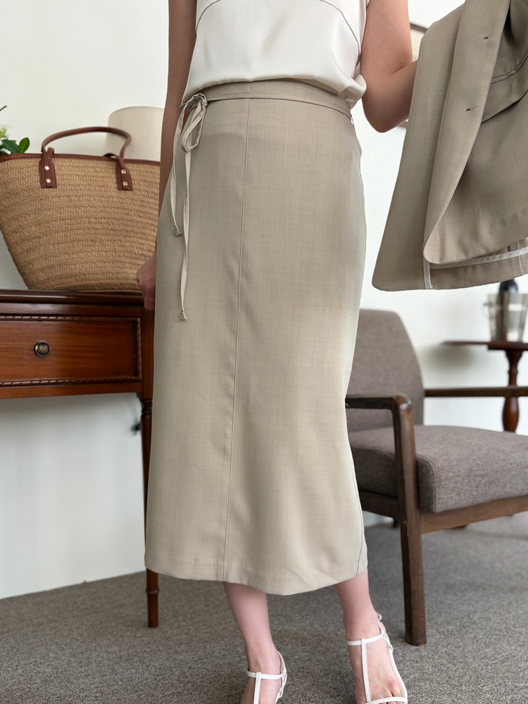 Sandstone Belted Skirt (Light Beige)